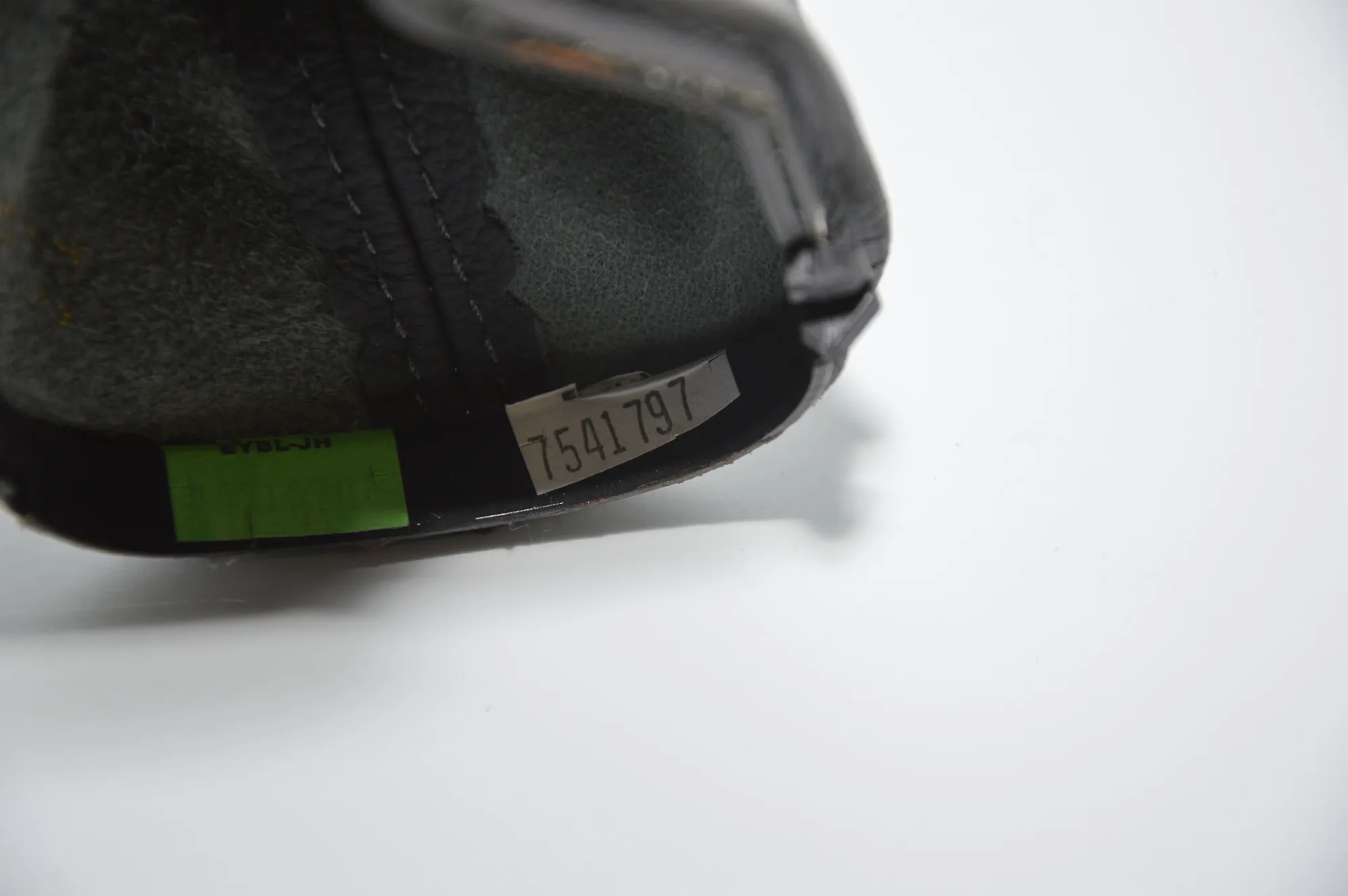 Gear Shifting Level Plastic Trim – OEM 7541797 · BMW 6 (E63) 645 Ci 2004 – 5