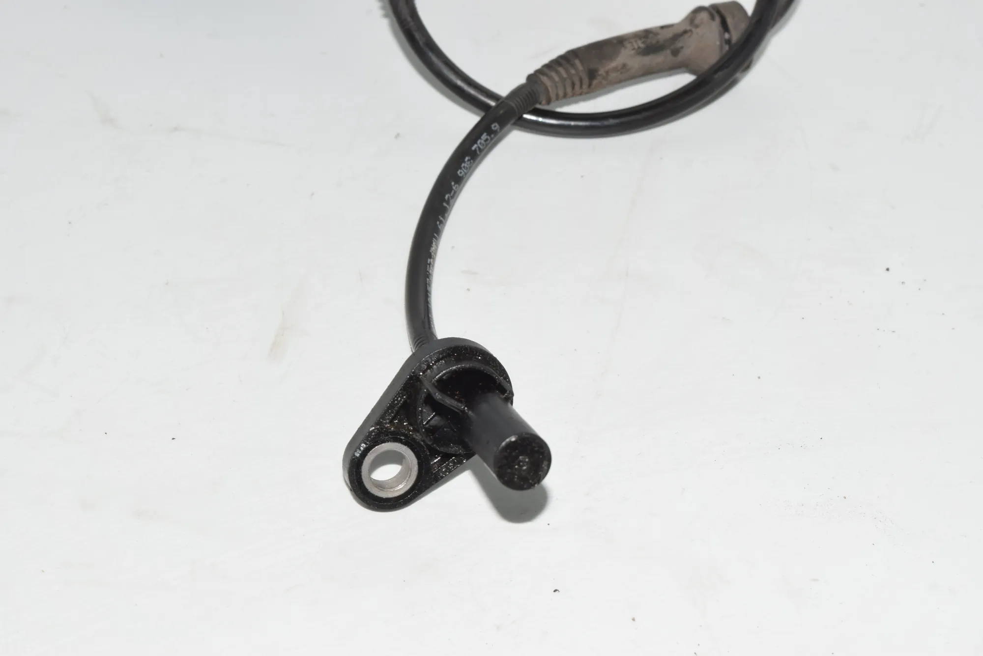 Front Left ABS Sensor – OEM 6903705 · BMW 6 (E63) 645 Ci 2004 – 3