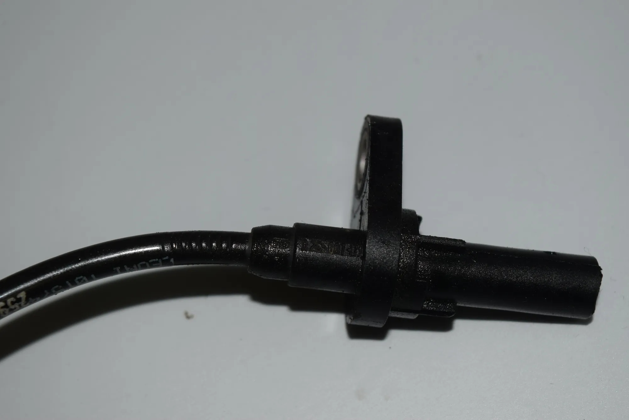 Front Left ABS Sensor – OEM 6903705 · BMW 6 (E63) 645 Ci 2004 – 4