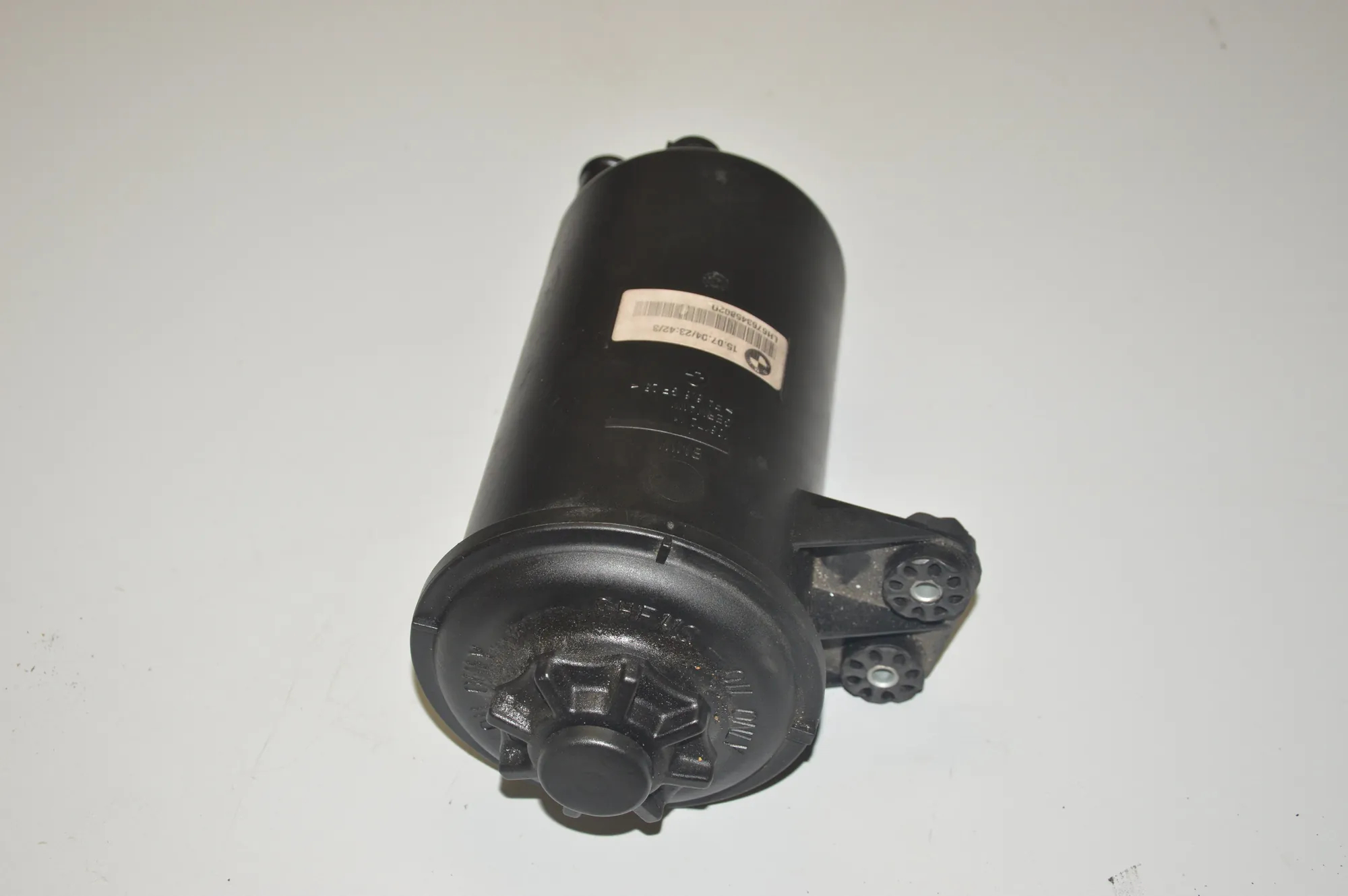 Power Steering Pump Tank – OEM 6763458 · BMW 6 (E63) 645 Ci 2004 – 2