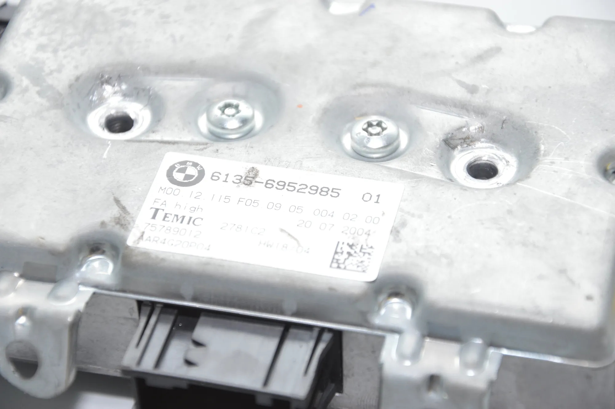 Front Right Door Control Unit – OEM 6952985 · BMW 6 (E63) 645 Ci 2004 – 8