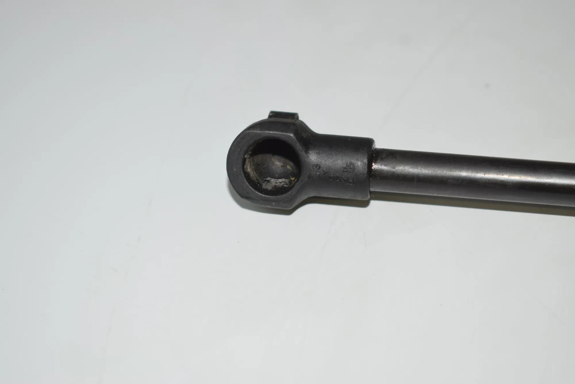 Left Side Tailgate Gas Strut – OEM 8402405 · BMW X5 (E53) 4.4 i 2003 – 4