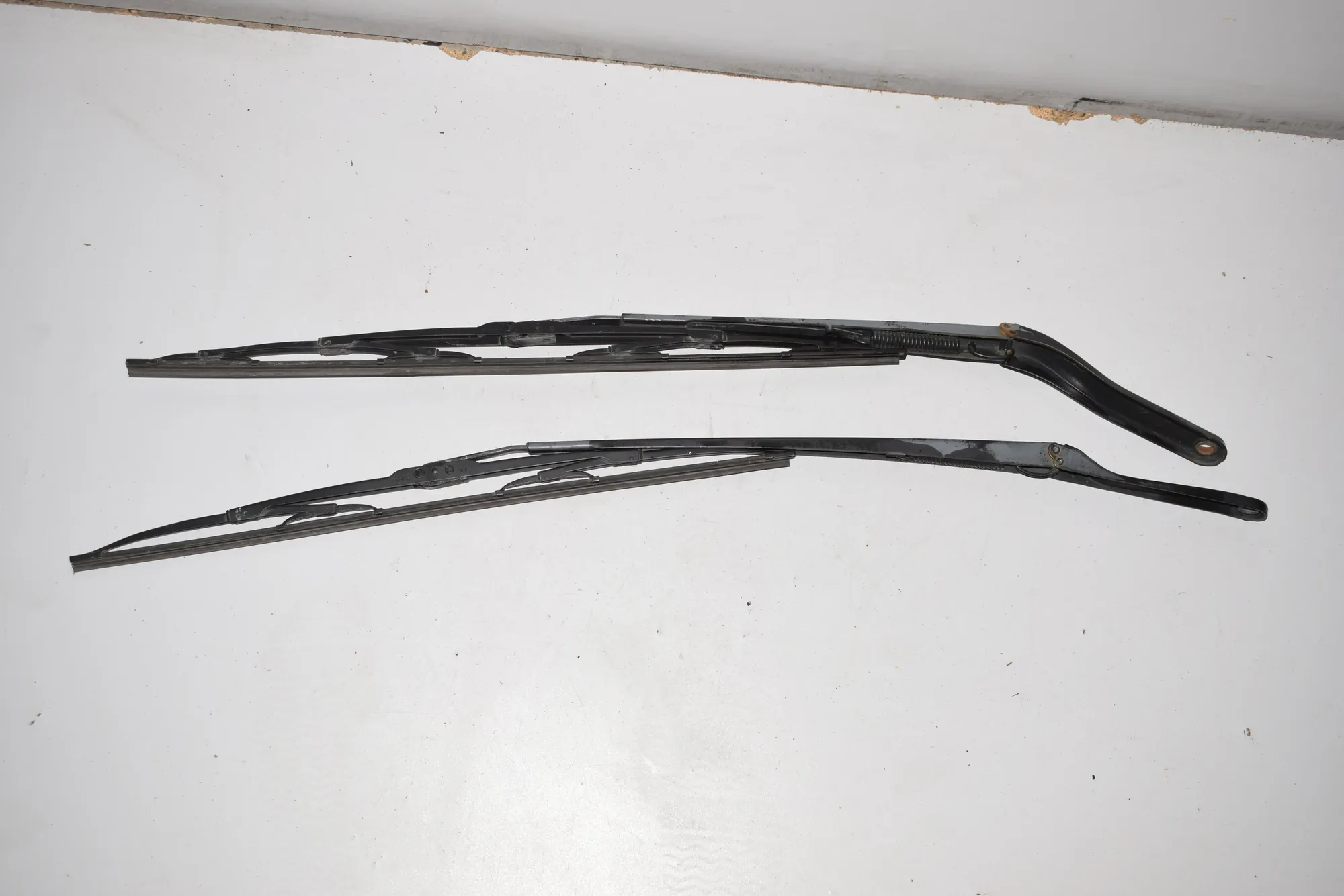 Front Wiper Arms – OEM 7075612 · BMW X5 (E53) 4.4 i 2003