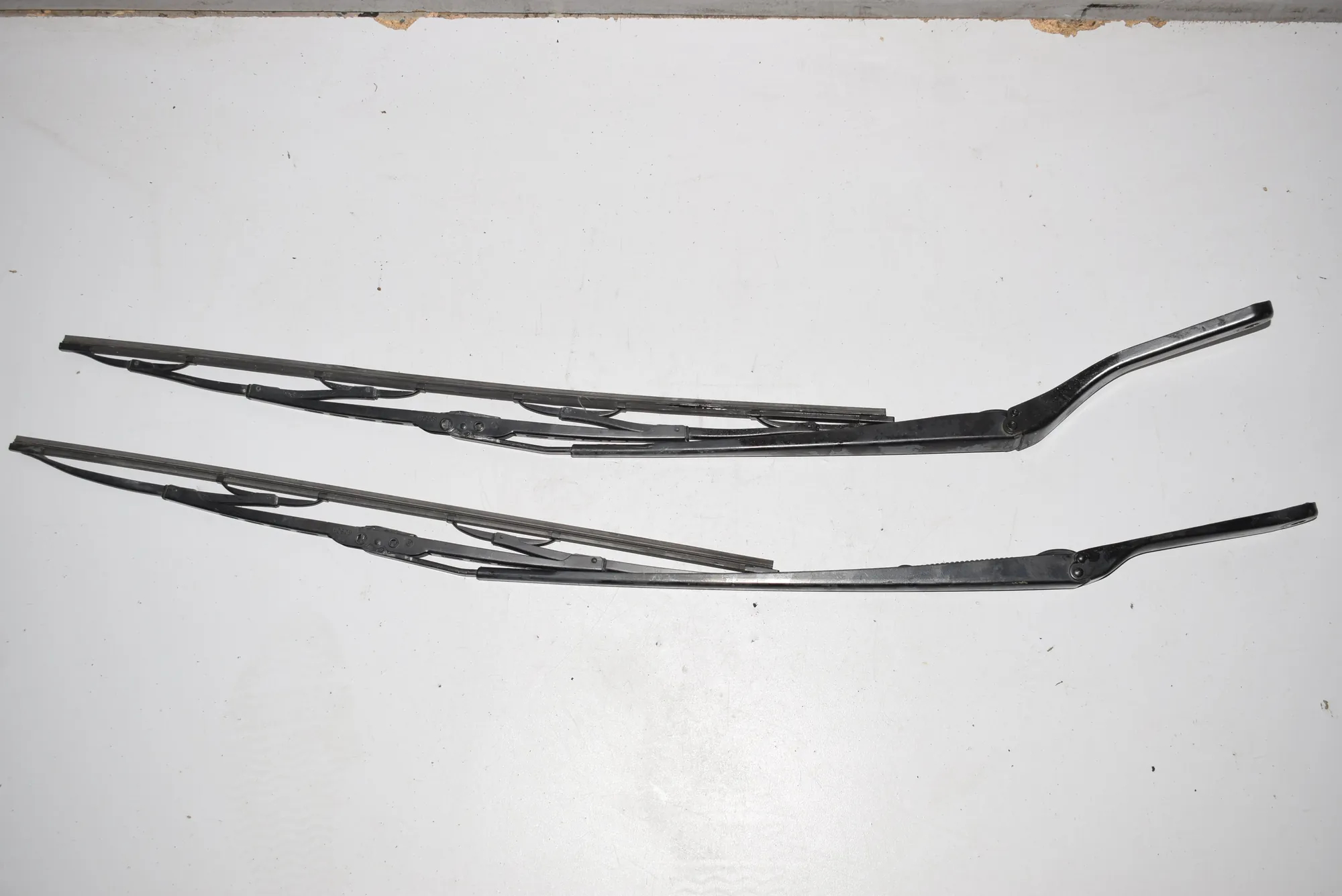 Front Wiper Arms – OEM 7075612 · BMW X5 (E53) 4.4 i 2003 – 2