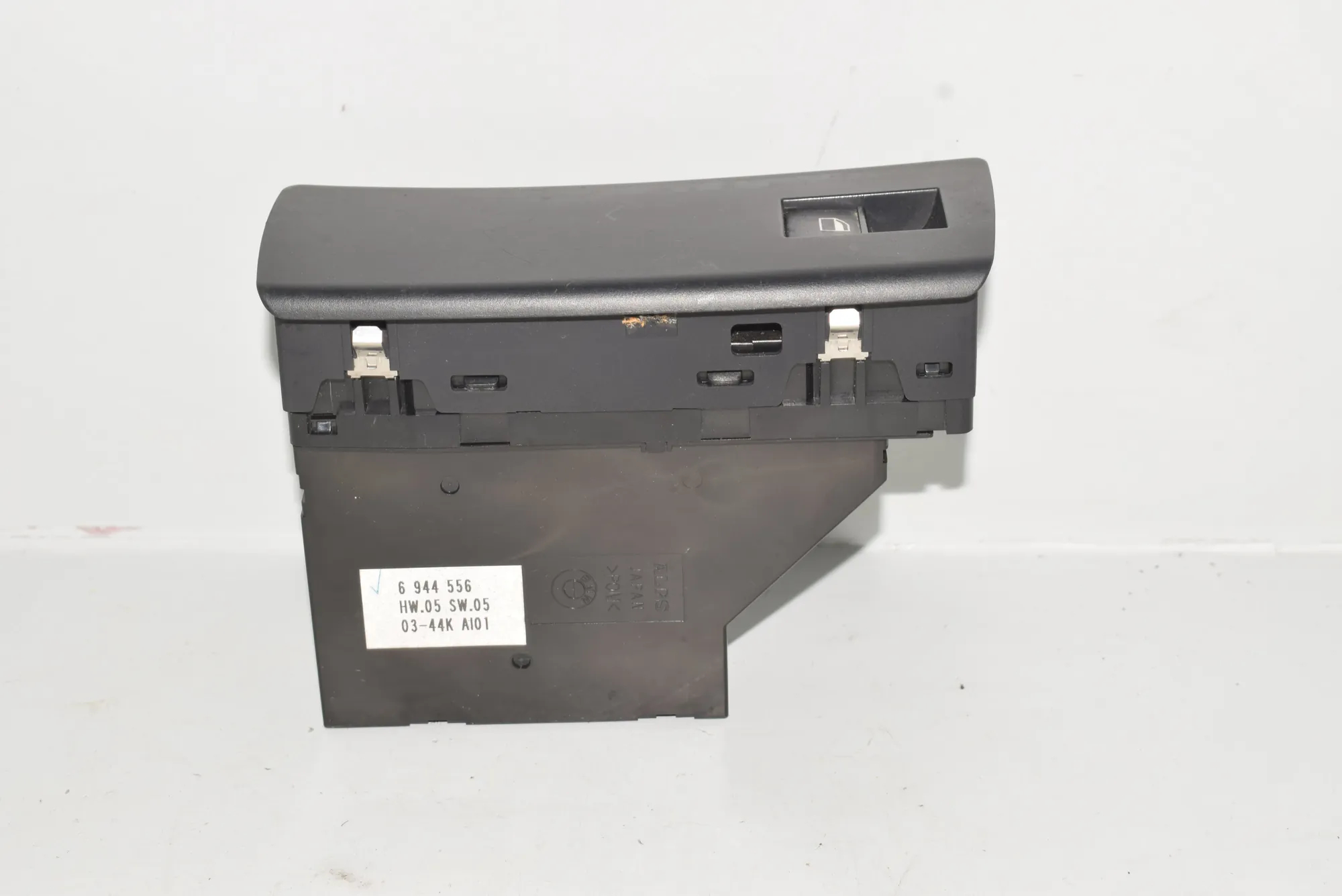 Front Left Door Window Switch – OEM 6944556 · BMW X5 (E53) 4.4 i 2003 – 4