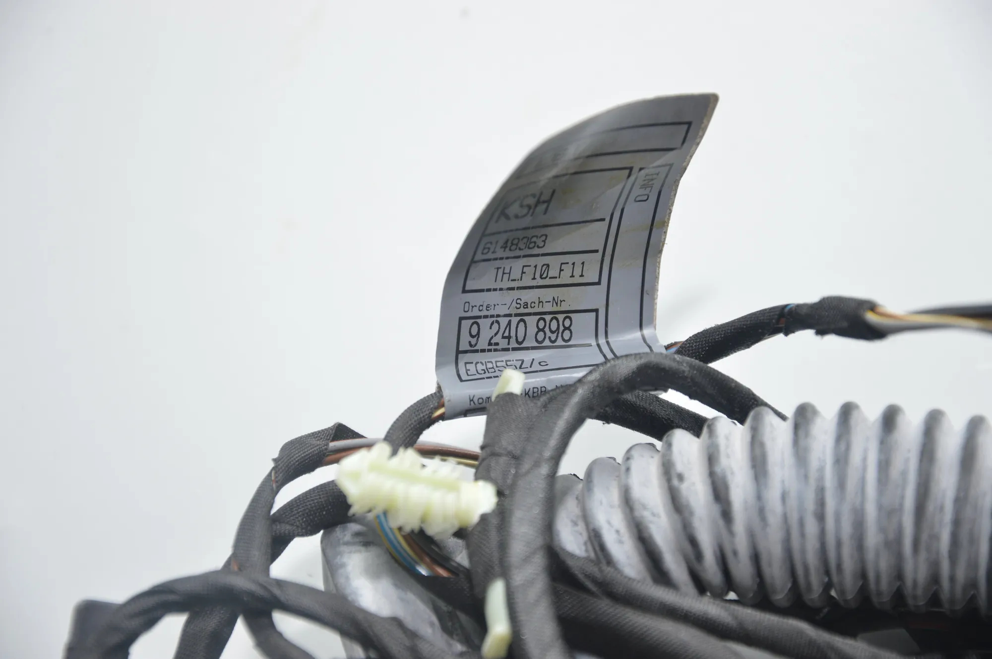 Rear Right Door Wiring – OEM 9240898 · BMW 5 (F10) BMW 5 (F10) 2011 – 4
