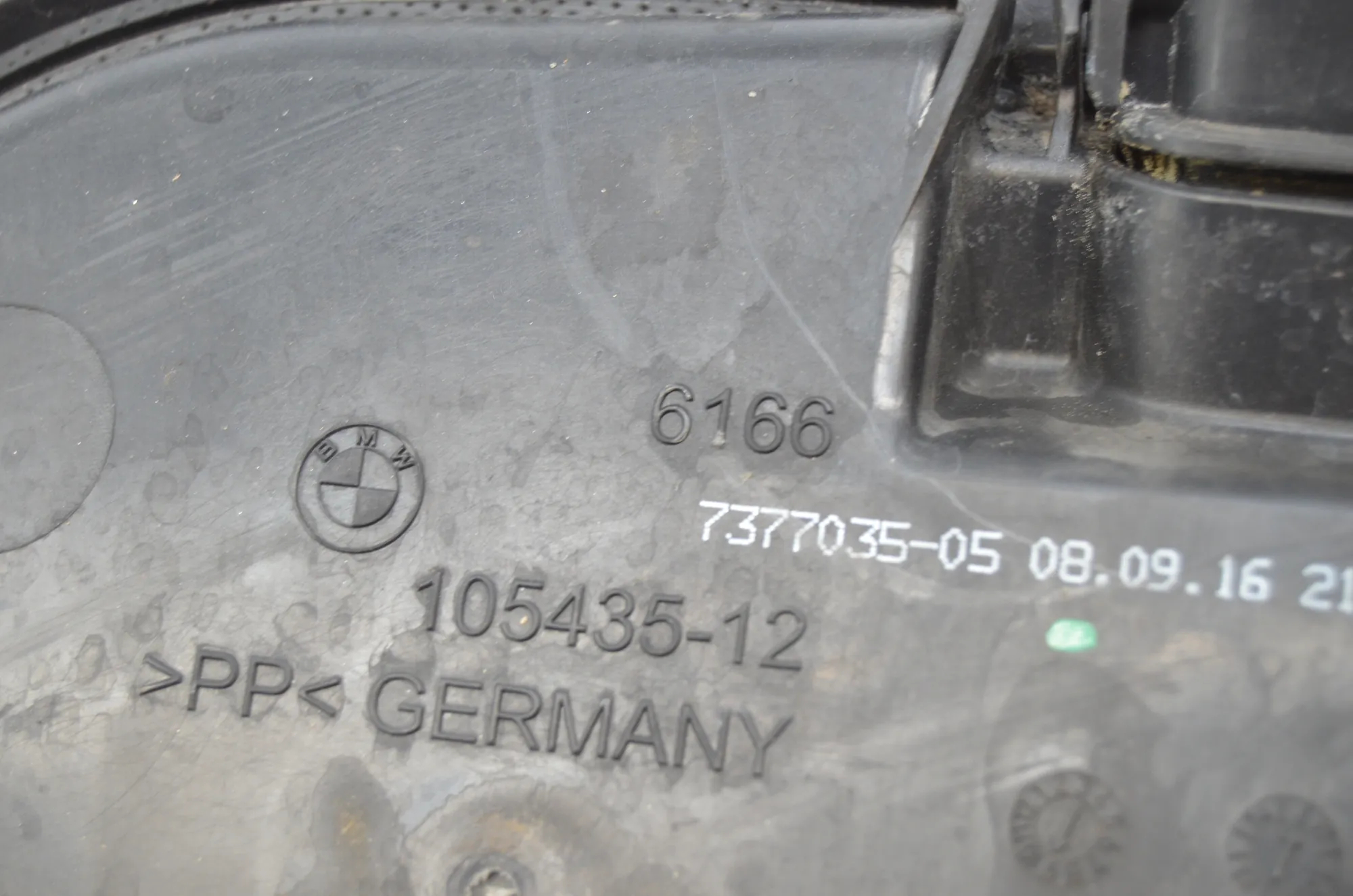 Window Washer Tank – OEM 7377035 · BMW 7 (G11, G12) 750 d, Ld xDrive 2016 – 4