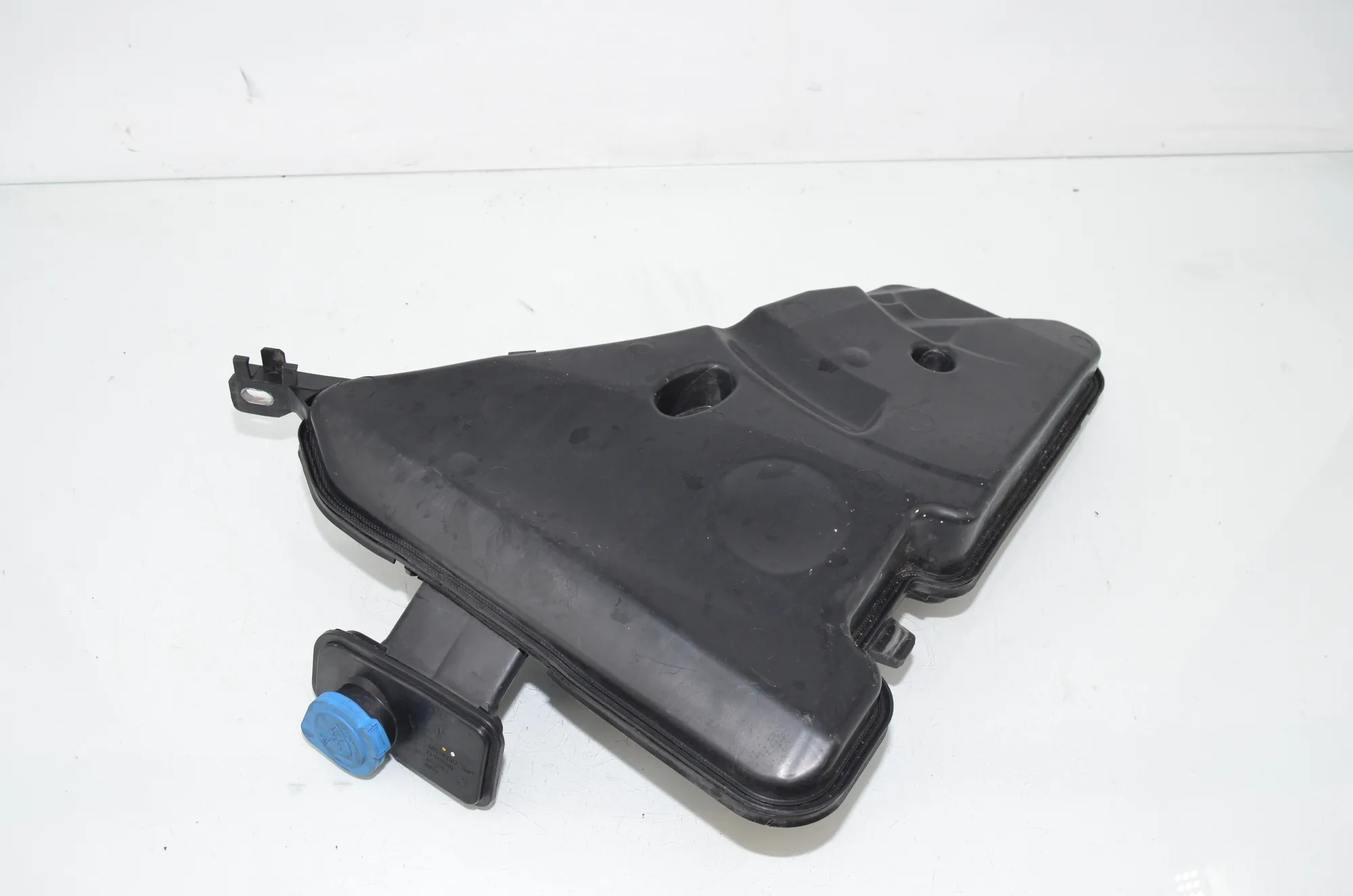 Window Washer Tank – OEM 7377035 · BMW 7 (G11, G12) 750 d, Ld xDrive 2016 – 2