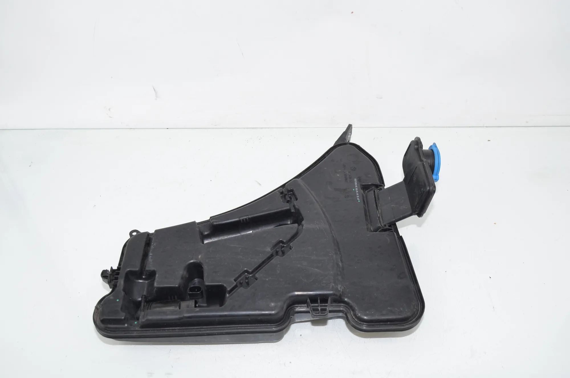 Window Washer Tank – OEM 7377035 · BMW 7 (G11, G12) 750 d, Ld xDrive 2016