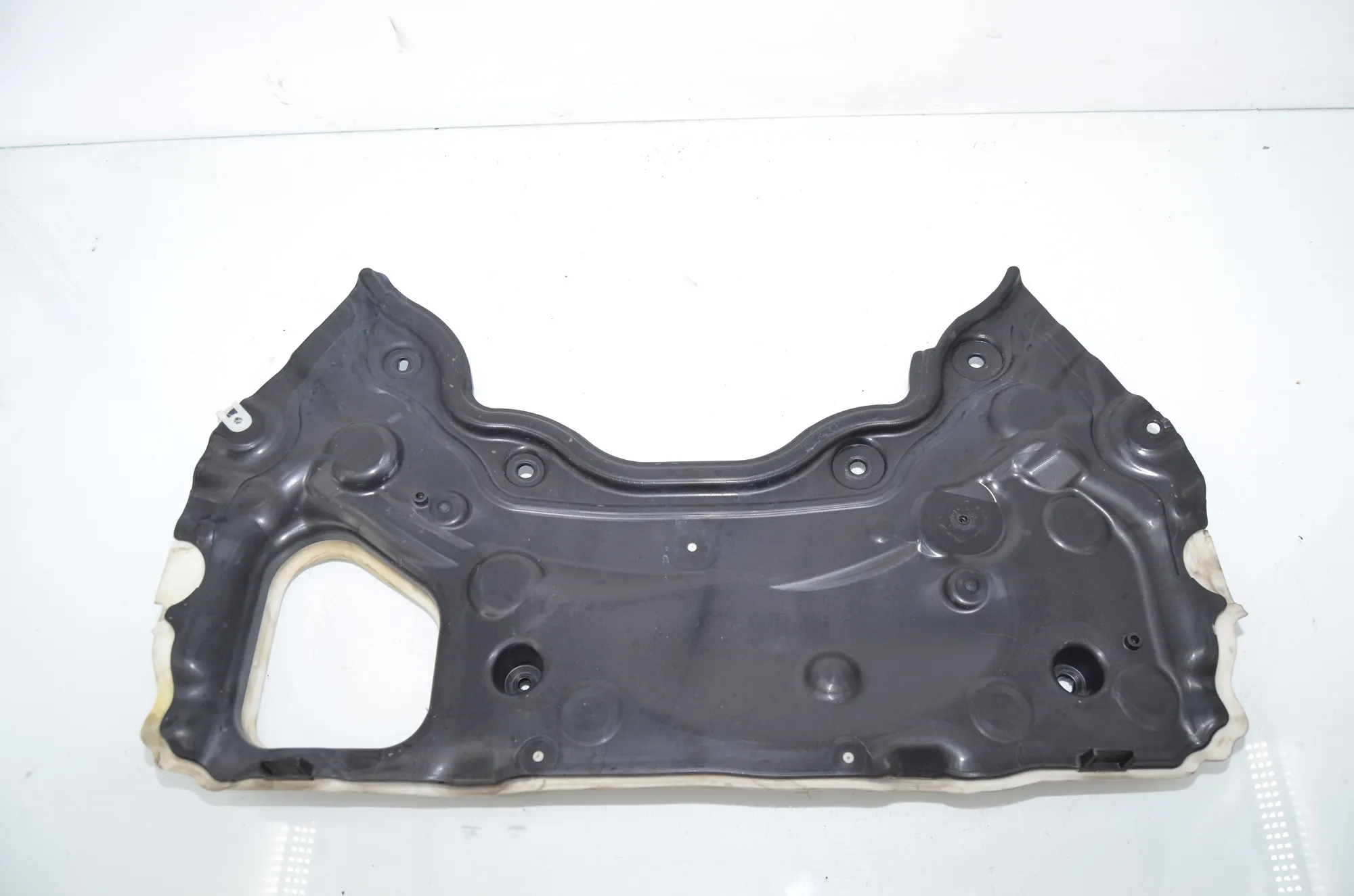 Other Engine Compartment Parts – OEM 7347025 · BMW 7 (G11, G12) 750 d, Ld xDrive 2016