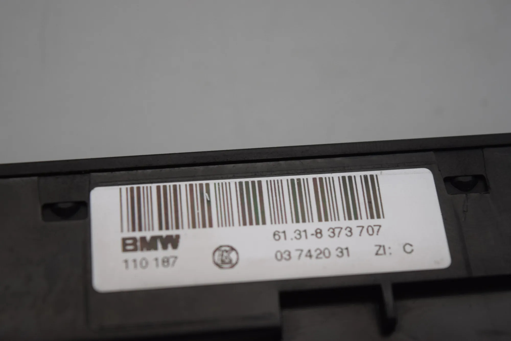 Button Switch Panel – OEM 8373707 · BMW 5 Touring (E39) 525 d 2003 – 3