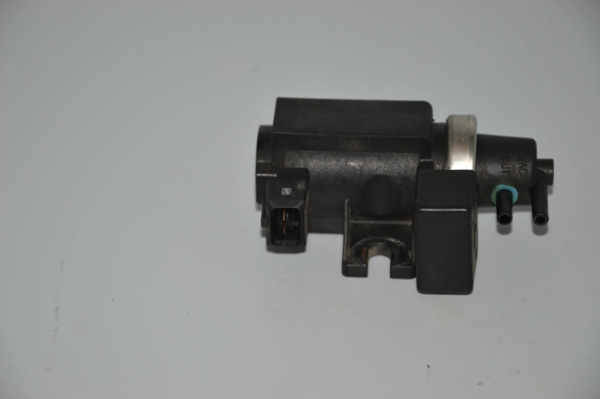 Solenoid Valve – OEM 2247906 · BMW 5 Touring (E39) 525 d 2003