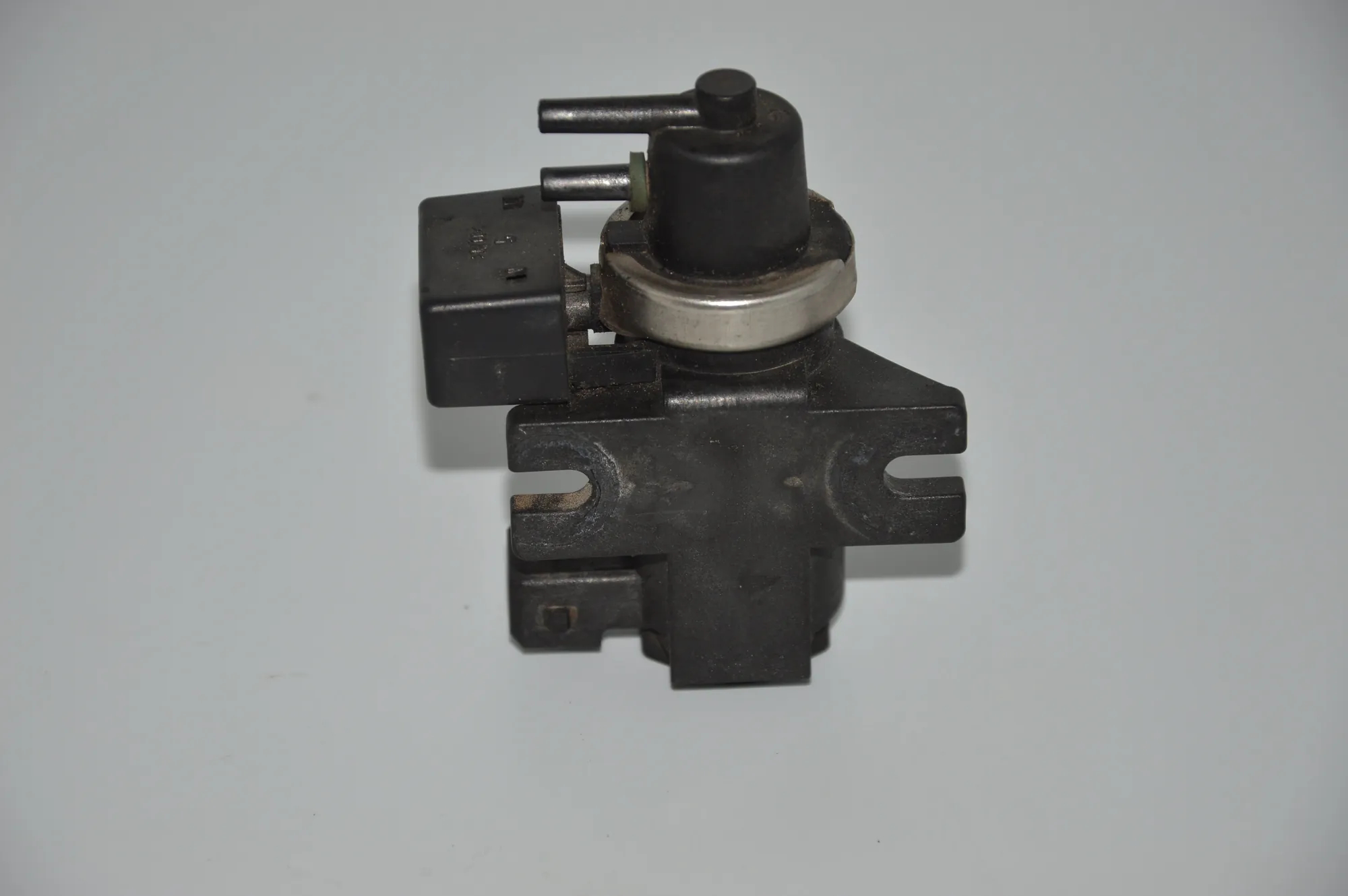 Solenoid Valve – OEM 2247906 · BMW 5 Touring (E39) 525 d 2003 – 2