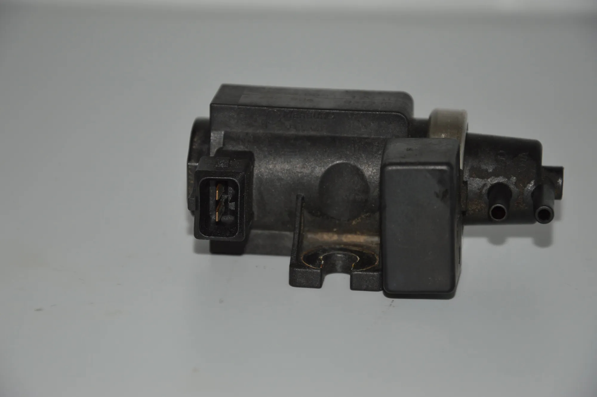 Solenoid Valve – OEM 2247906 · BMW 5 Touring (E39) 525 d 2003