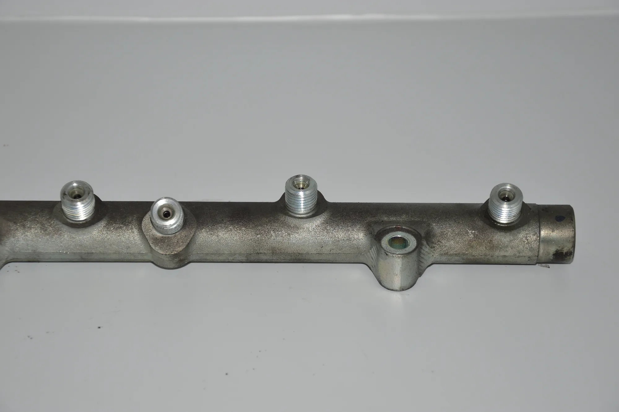 Fuel Rail – OEM 0445216002 · BMW 5 Touring (E39) 525 d 2003 – 4
