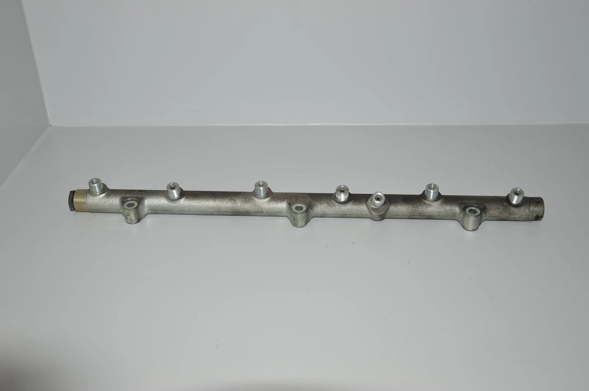 Fuel Rail – OEM 0445216002 · BMW 5 Touring (E39) 525 d 2003