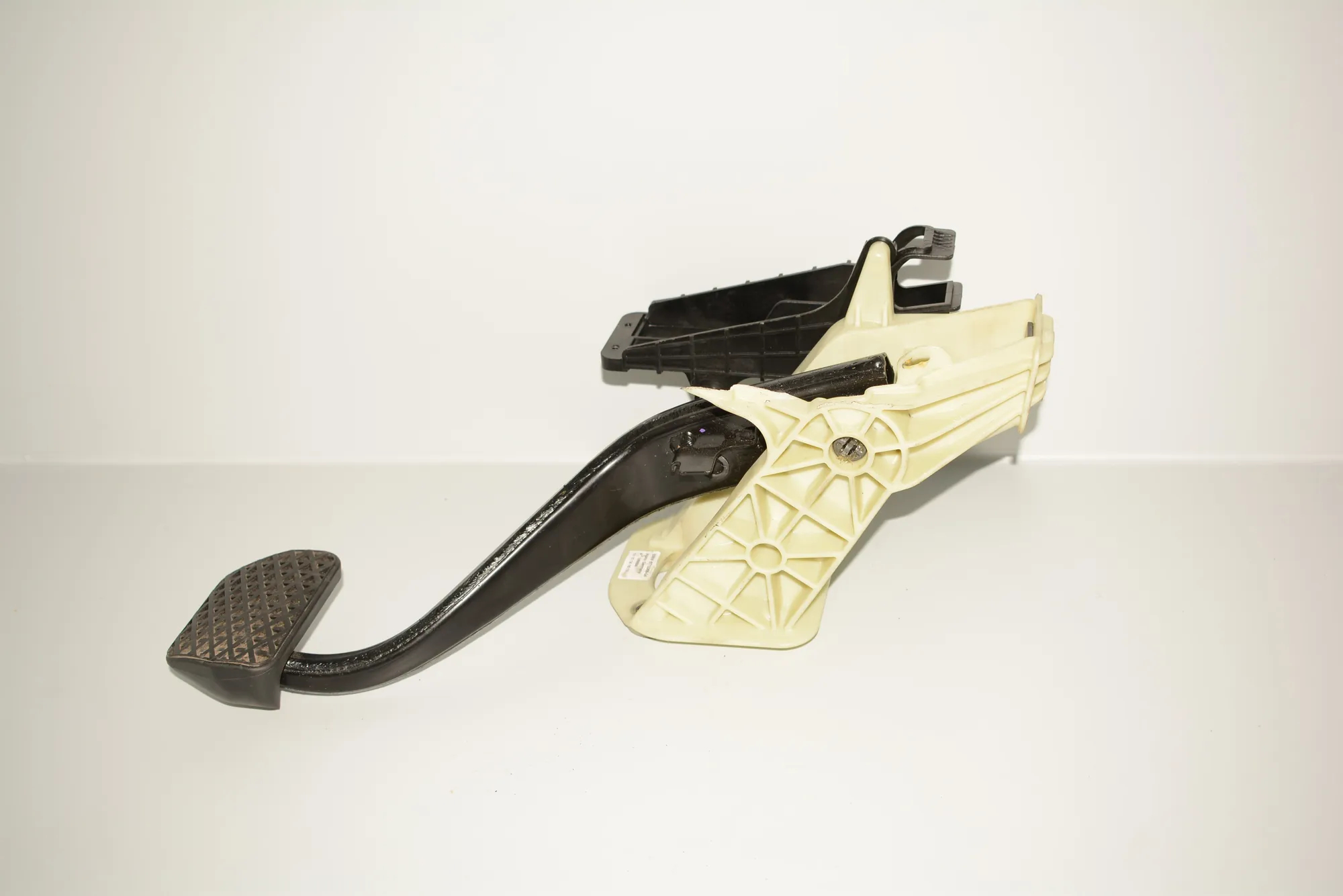Brake Pedal – OEM 6775368 · BMW 5 (F10) BMW 5 (F10) 2014 – 4