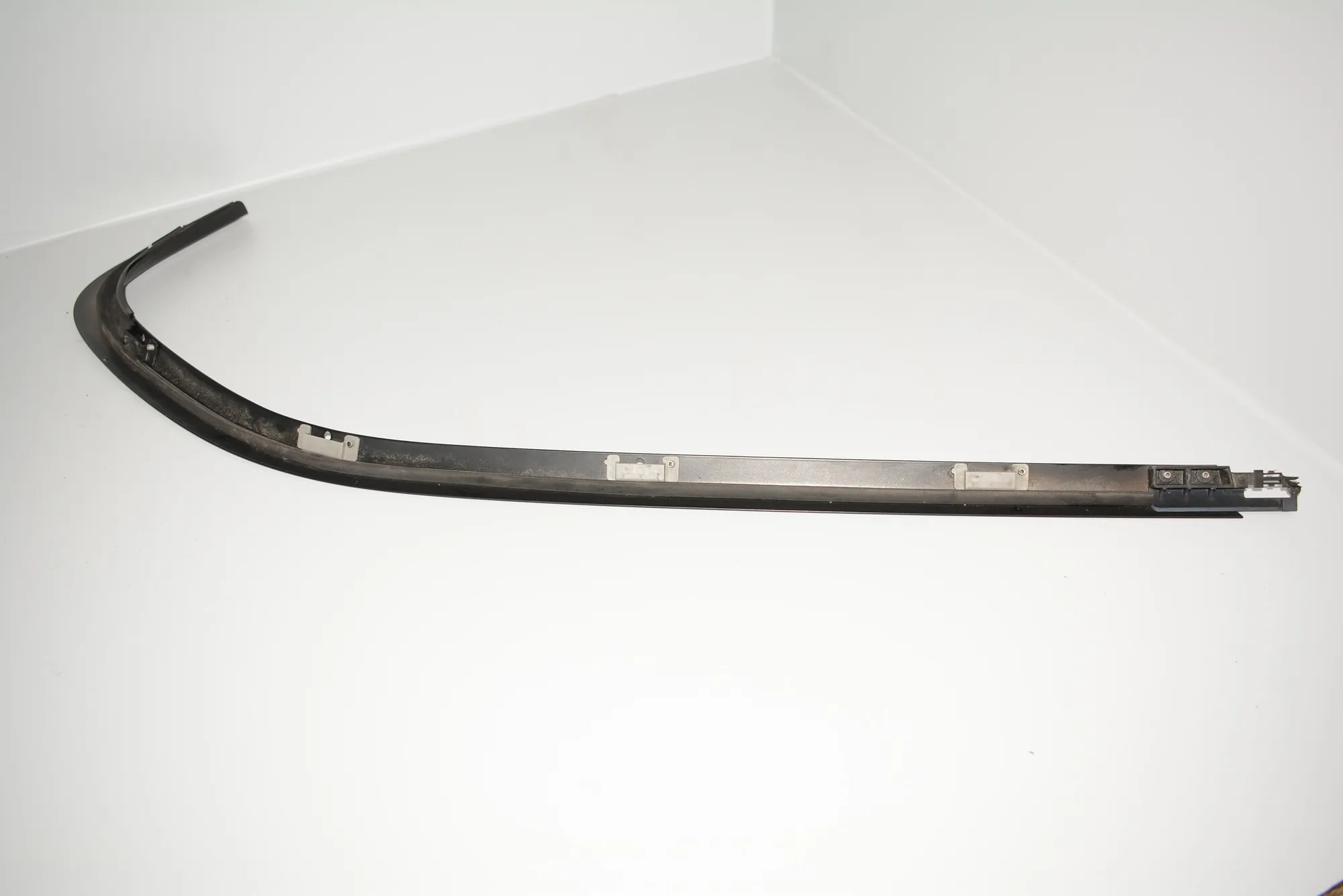 Front Right Door Molding – OEM 7129666 · BMW 3 Touring (E91) BMW 3 Touring (E91) 2005 – 5