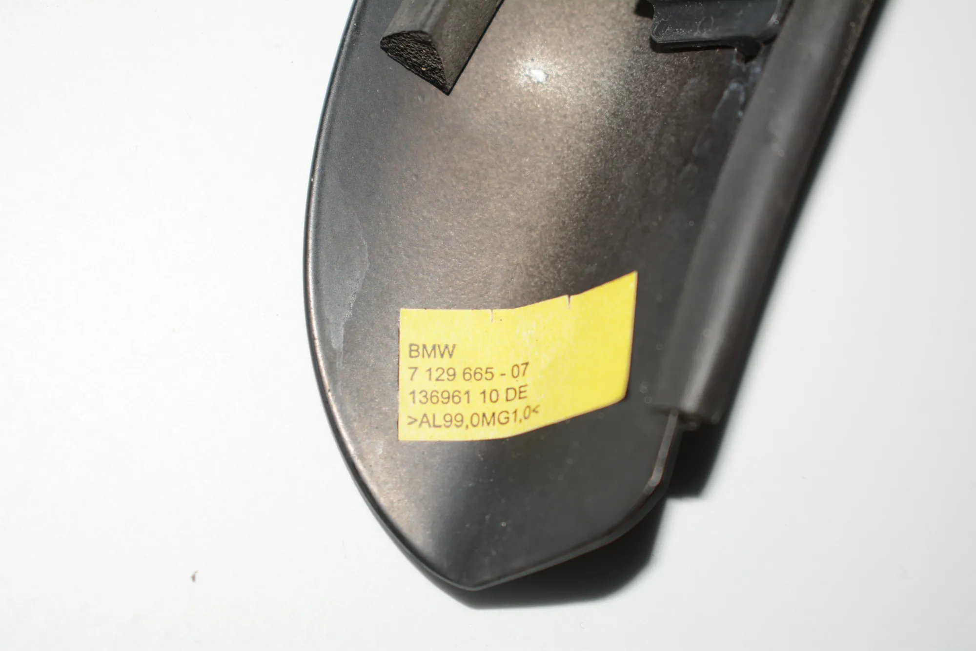 Front Left Door Molding – OEM 7129665 · BMW 3 Touring (E91) BMW 3 Touring (E91) 2005 – 6