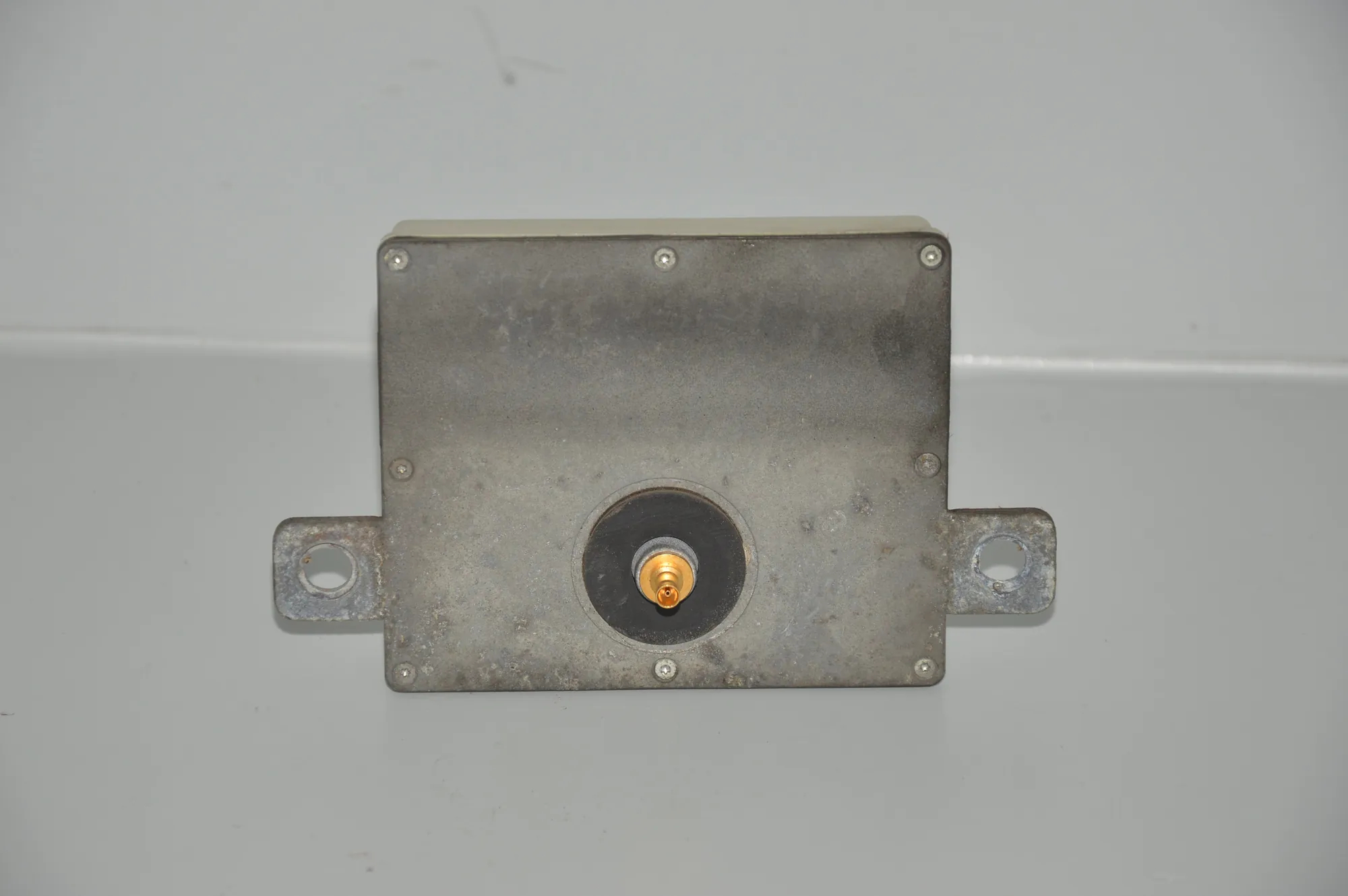 Antenna Amplifier – OEM 6905950 · BMW X5 (E53) 4.6 is 2003 – 2