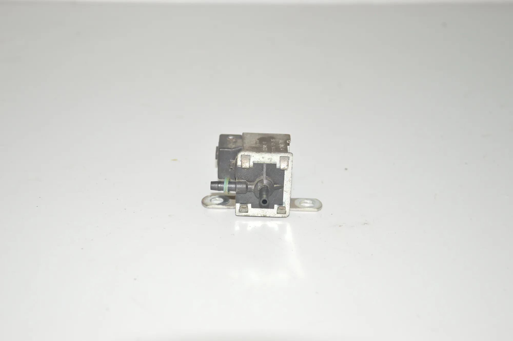 Solenoid Valve – OEM 1742711 · BMW X5 (E53) 4.6 is 2003 – 2