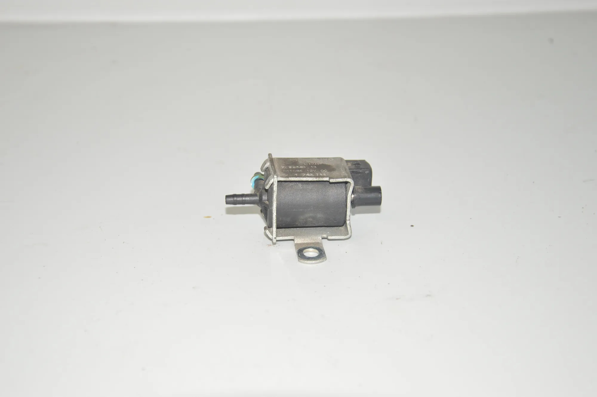Solenoid Valve – OEM 1742711 · BMW X5 (E53) 4.6 is 2003