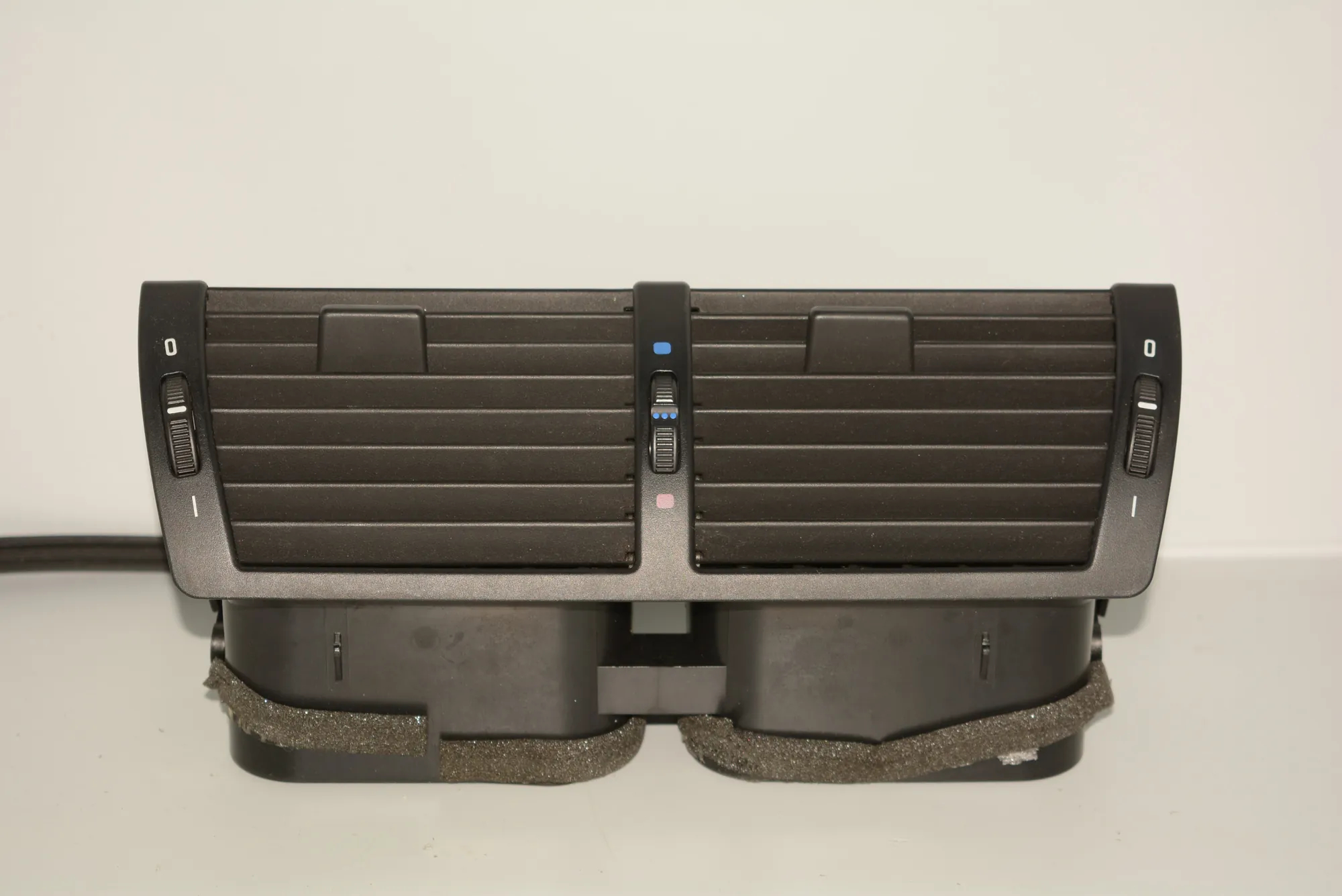 Dashboard Air Vents – OEM 8402221 · BMW X5 (E53) 4.6 is 2003 – 2
