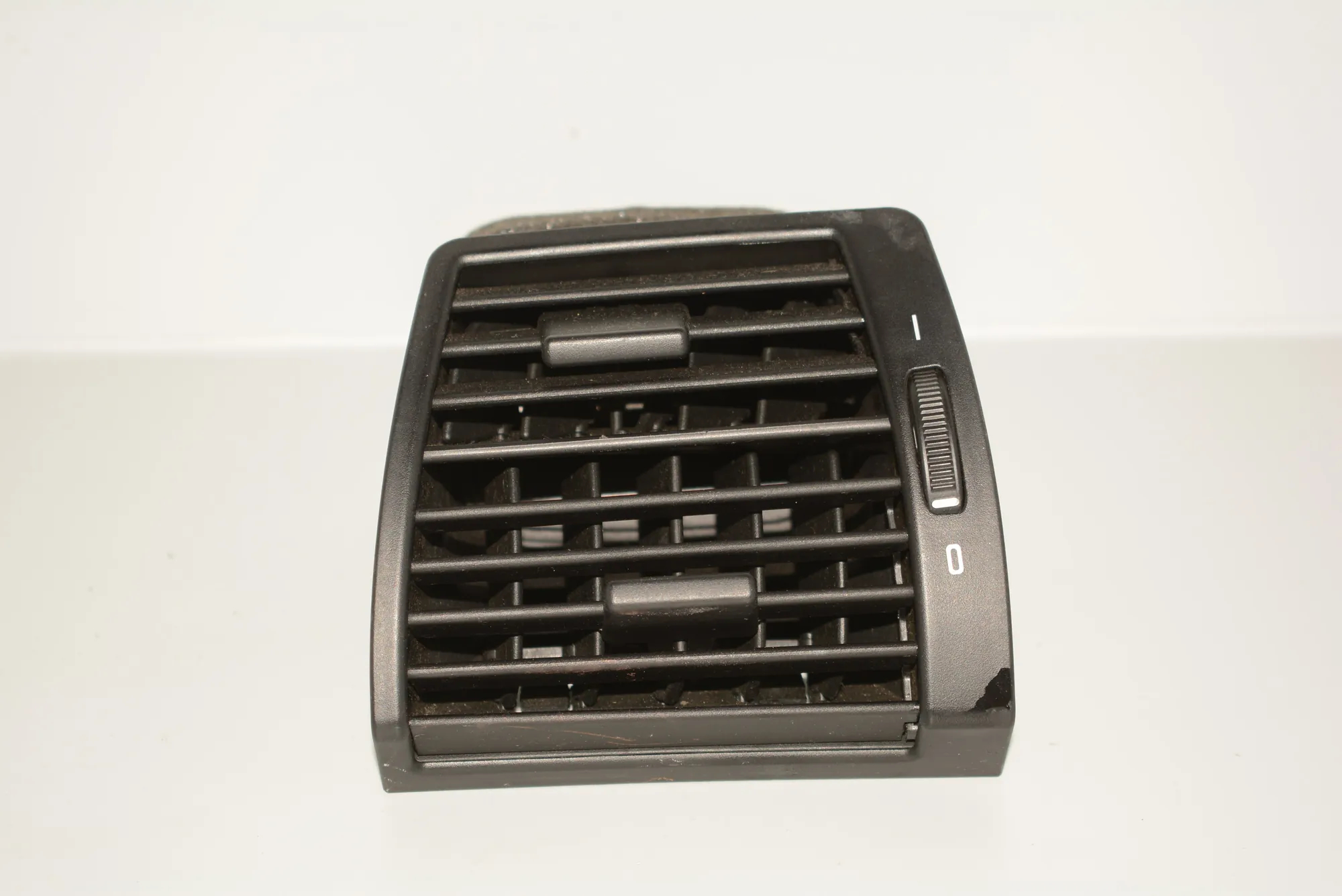 Dashboard Air Vents – OEM 8402215 · BMW X5 (E53) 4.6 is 2003