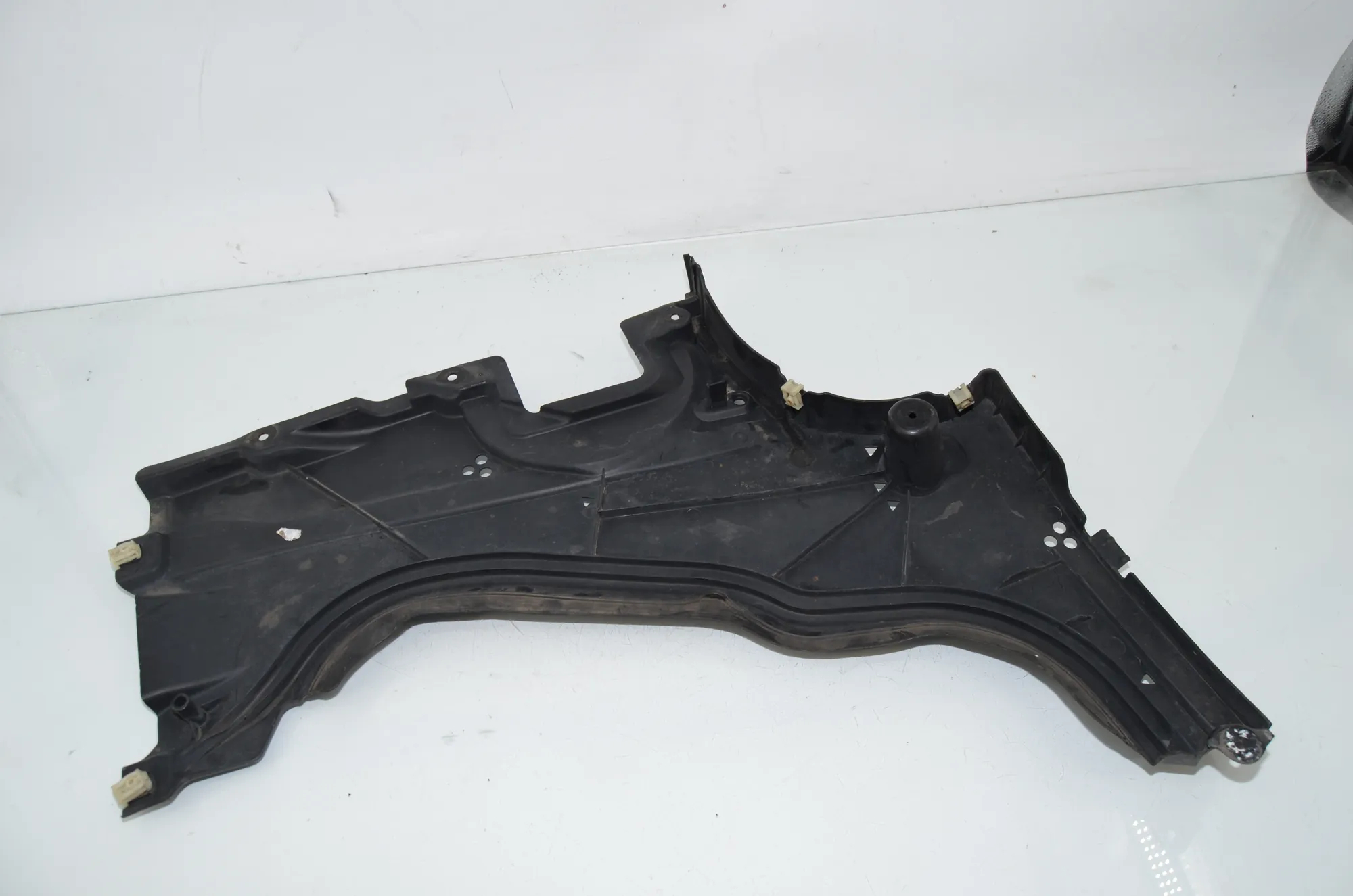 Rear Right Underbody Cover – OEM 7340182 · BMW 7 (G11, G12) 750 d, Ld xDrive 2016 – 3