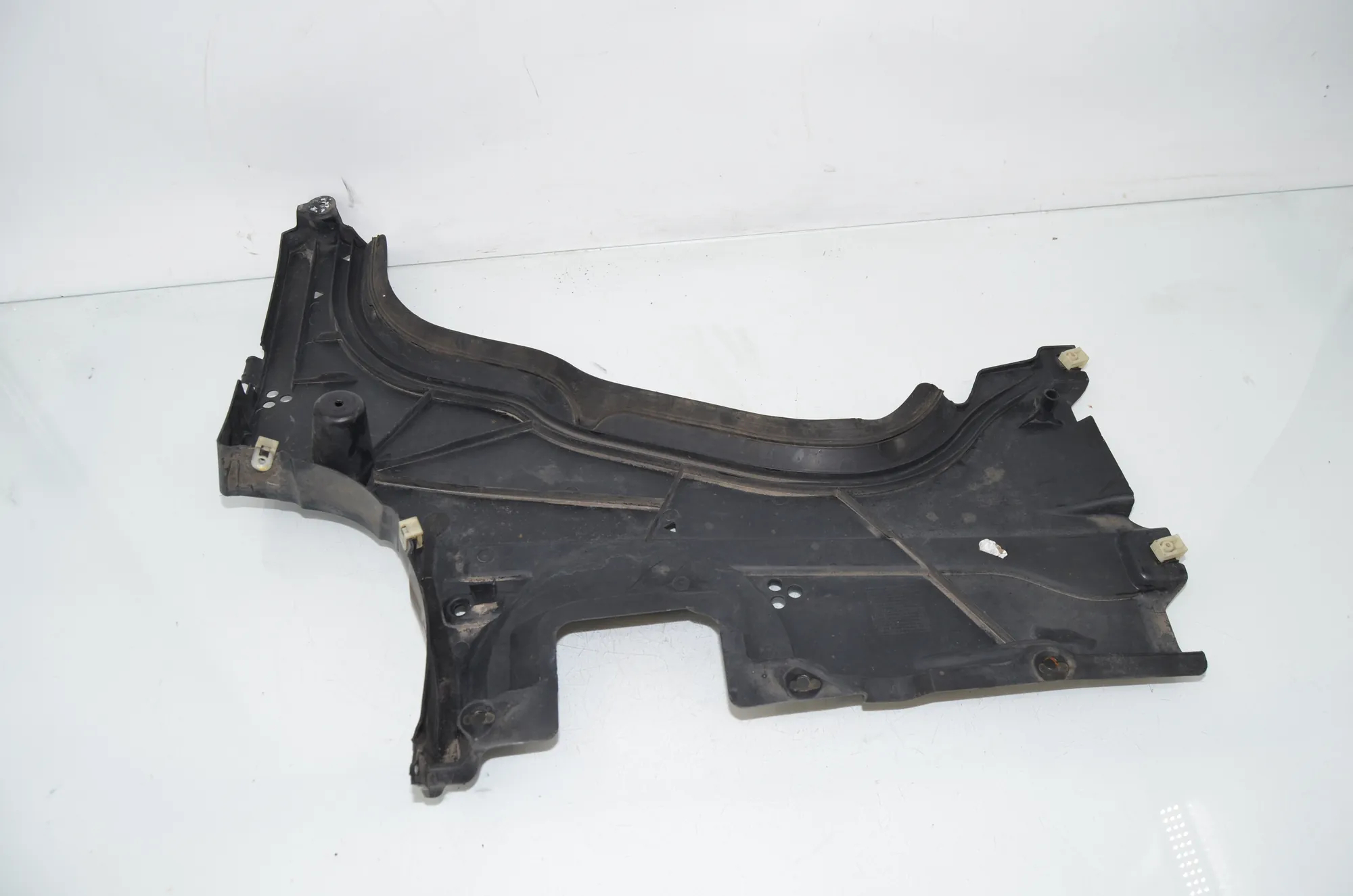 Rear Right Underbody Cover – OEM 7340182 · BMW 7 (G11, G12) 750 d, Ld xDrive 2016 – 4