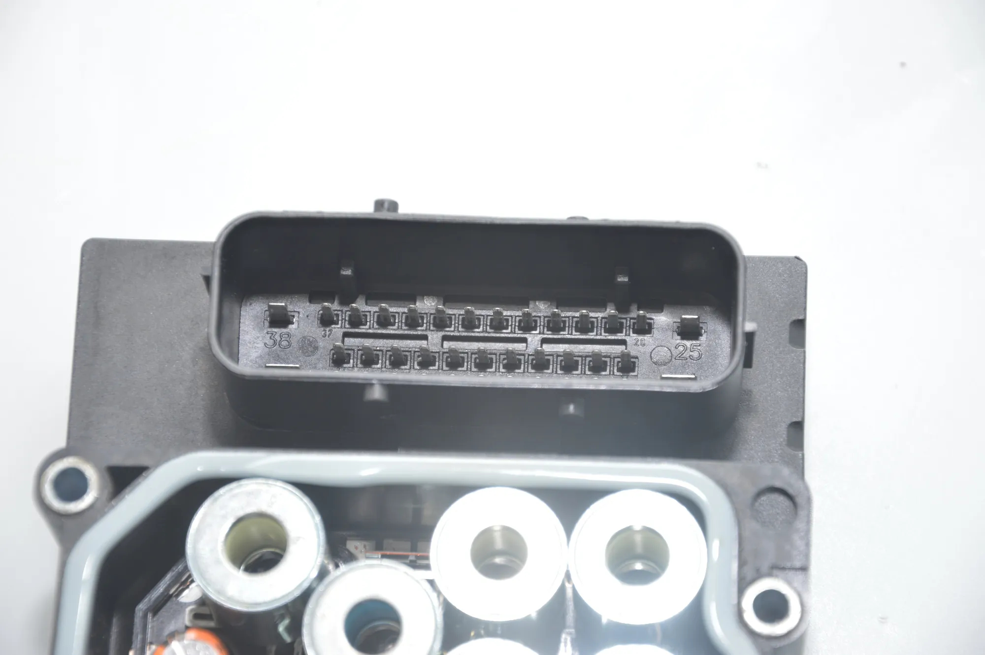 ABS Pump – OEM 6777797 · BMW 5 (E60) 525 d 2007 – 6
