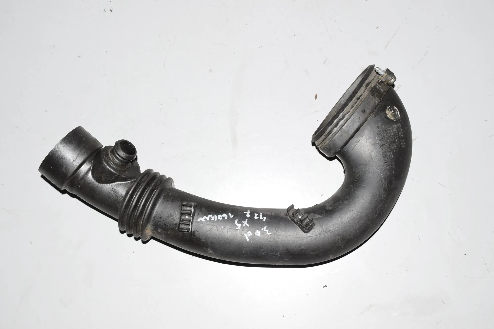 Pipe Hose – OEM 7795026 · BMW 5 (E60) BMW 5 (E60) 2004 – 2