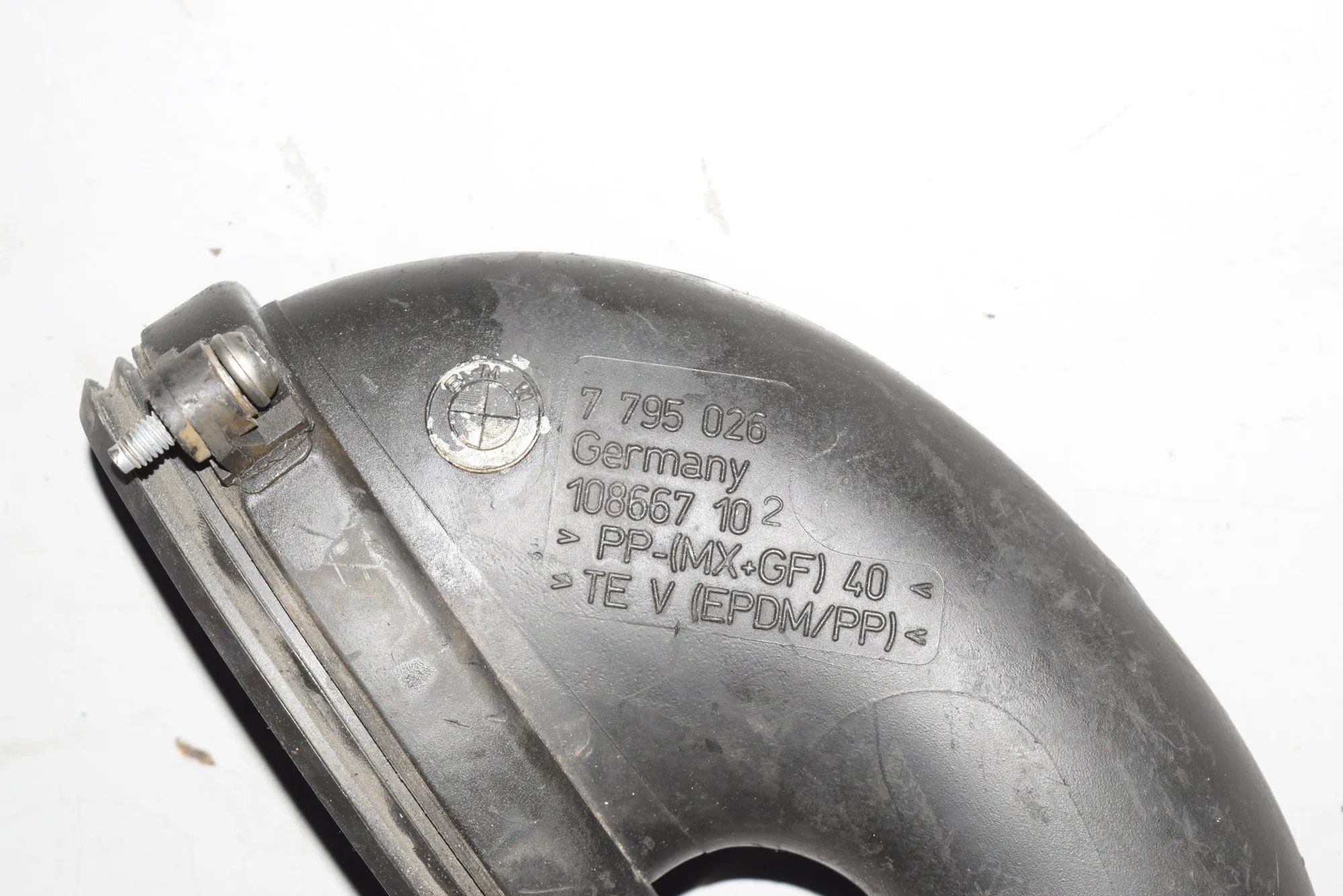 Pipe Hose – OEM 7795026 · BMW 5 (E60) BMW 5 (E60) 2004 – 3