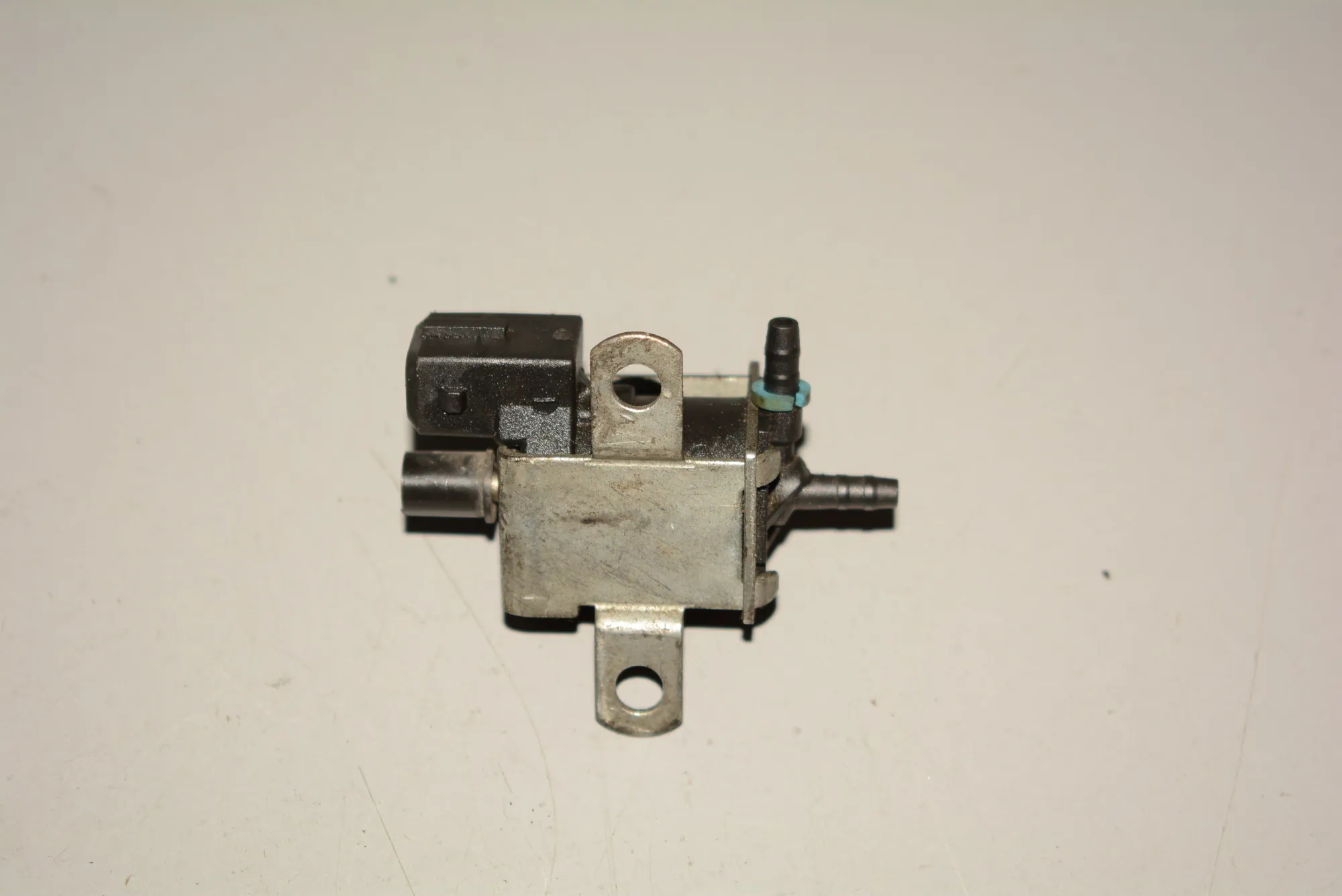 Solenoid Valve – OEM 1742711 · BMW X5 (E53) BMW X5 (E53) 4.4 i 2004