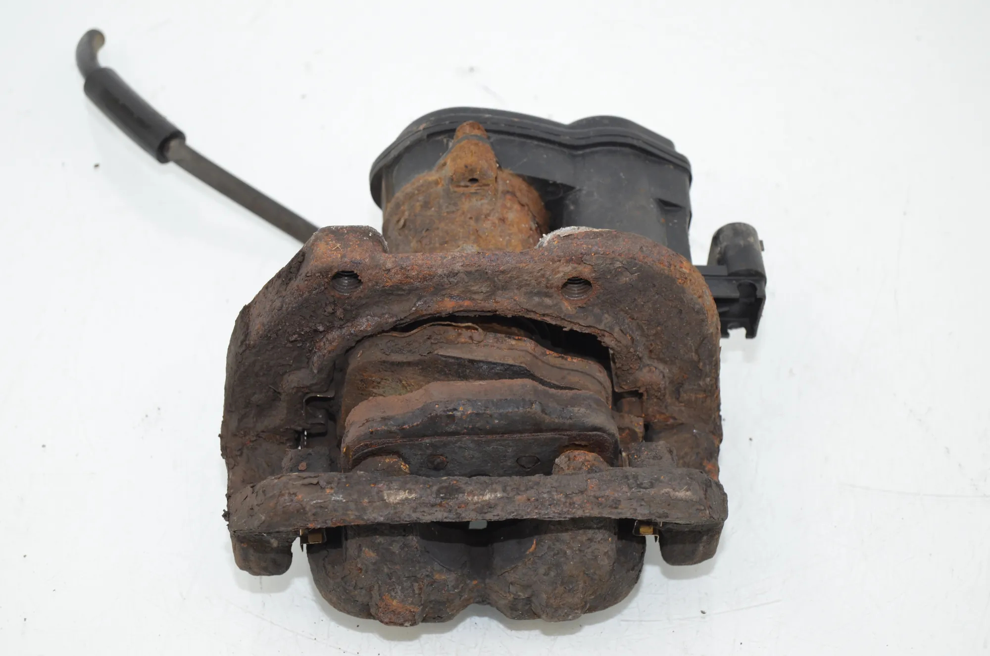 Rear Left Brake Caliper – OEM 6793047 · BMW 5 Touring (F11) 530 d xDrive 2011 – 3