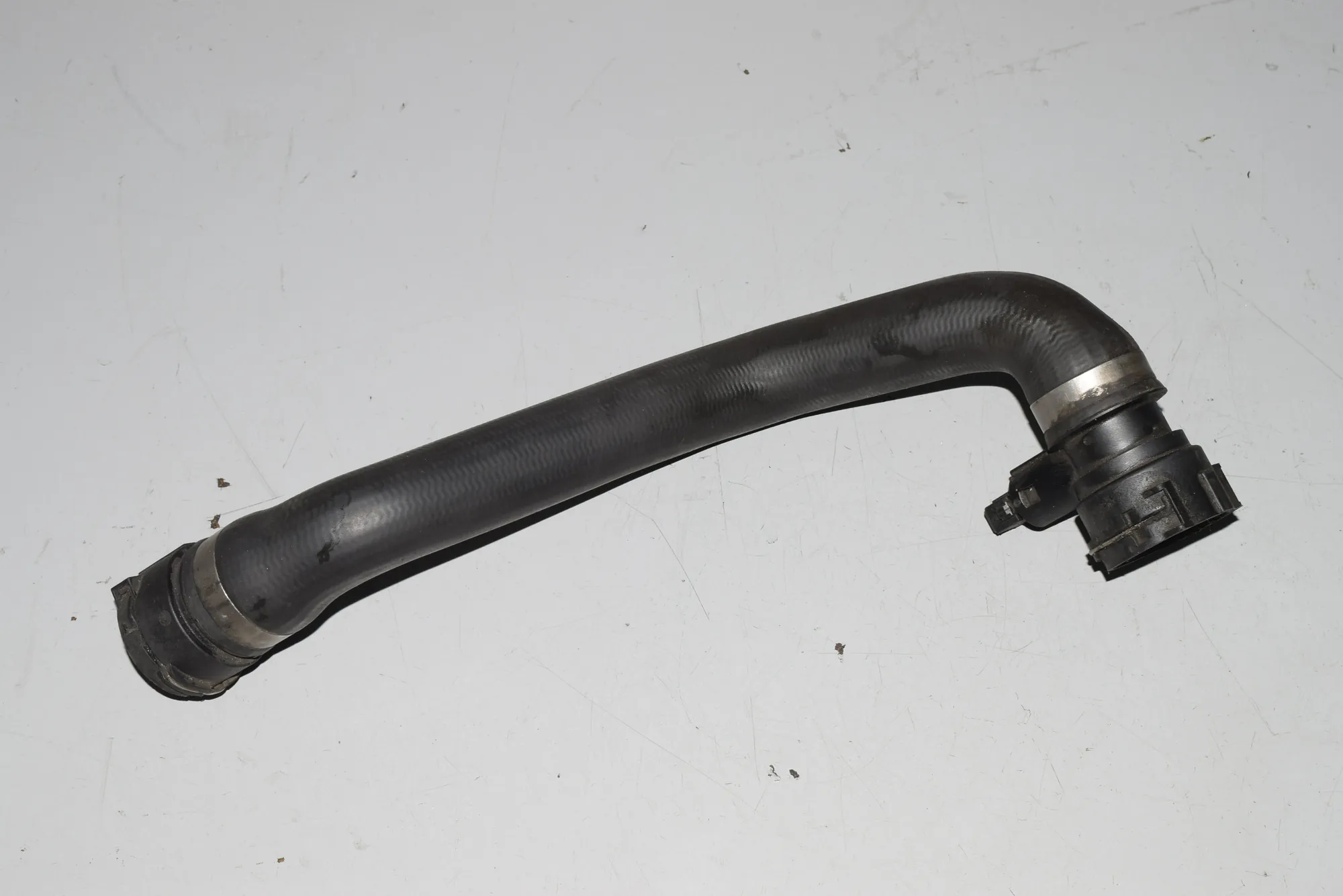 Right Side Cooling Radiator Hose – OEM 1705224 · BMW 5 (E39) BMW 5 (E39) 1999 – 2