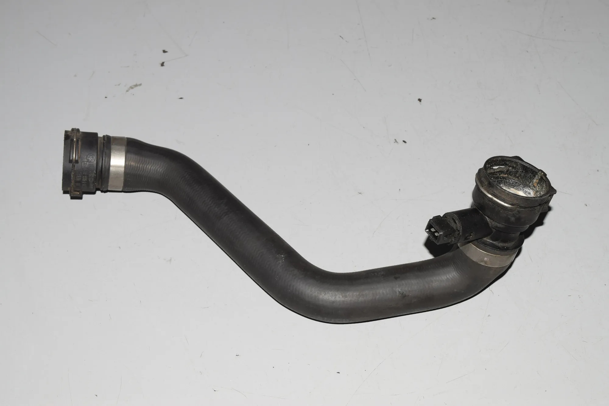 Right Side Cooling Radiator Hose – OEM 1705224 · BMW 5 (E39) BMW 5 (E39) 1999