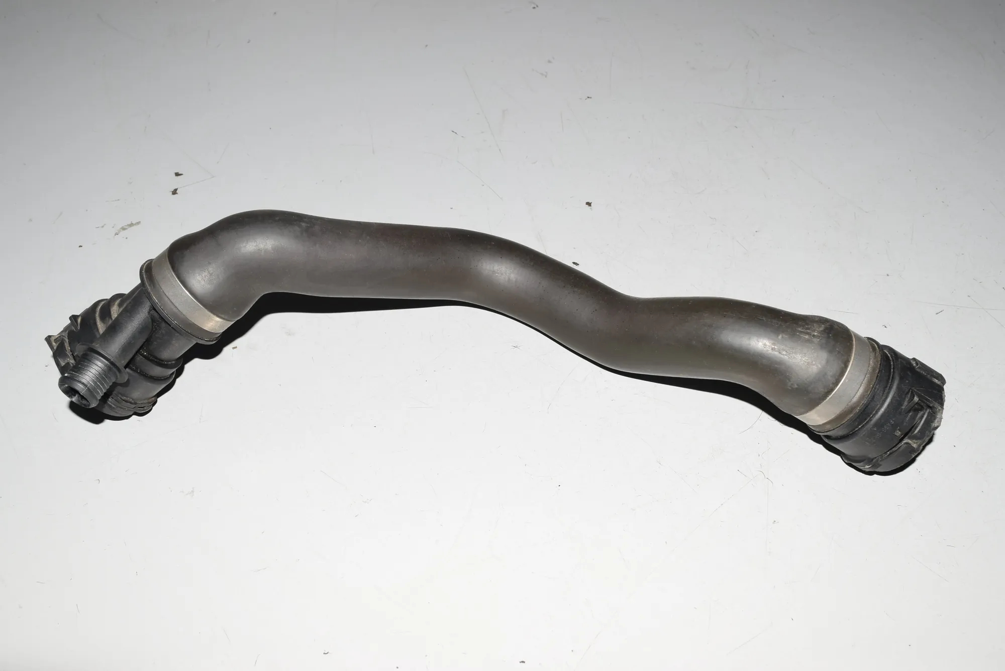 Right Side Cooling Radiator Hose – OEM 7785148 · BMW 5 (E39) BMW 5 (E39) 1999