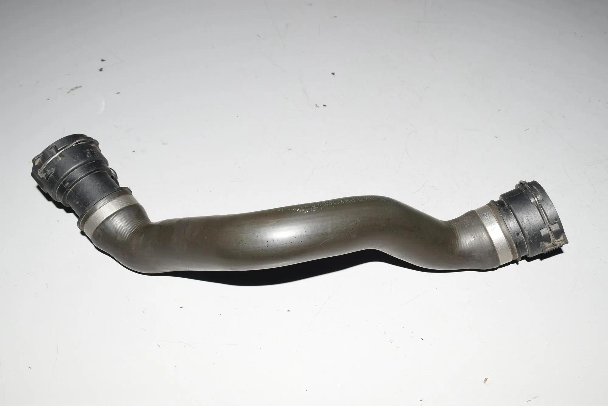 Right Side Cooling Radiator Hose – OEM 7785148 · BMW 5 (E39) BMW 5 (E39) 1999 – 2