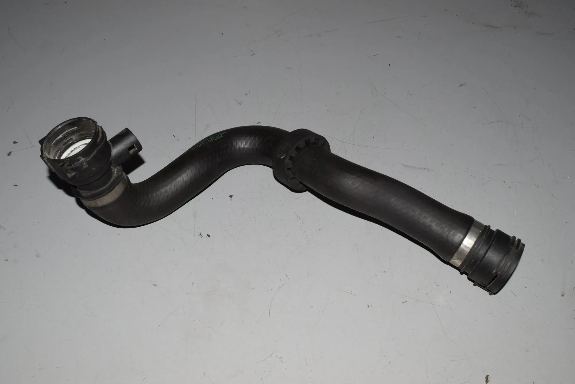 Right Side Cooling Radiator Hose – OEM 7503725 · BMW 5 (E39) BMW 5 (E39) 1998
