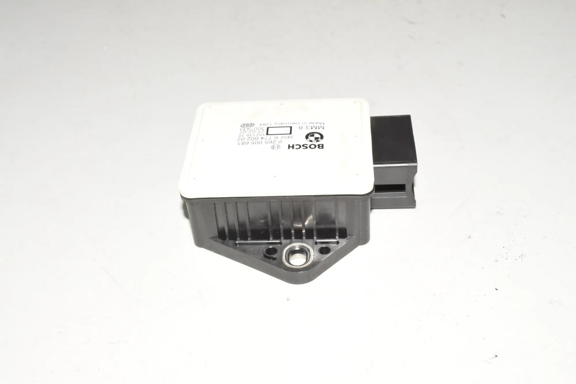Acceleration Sensor – OEM 0265005681 · BMW 5 (E60) 520 d 2007 – 3