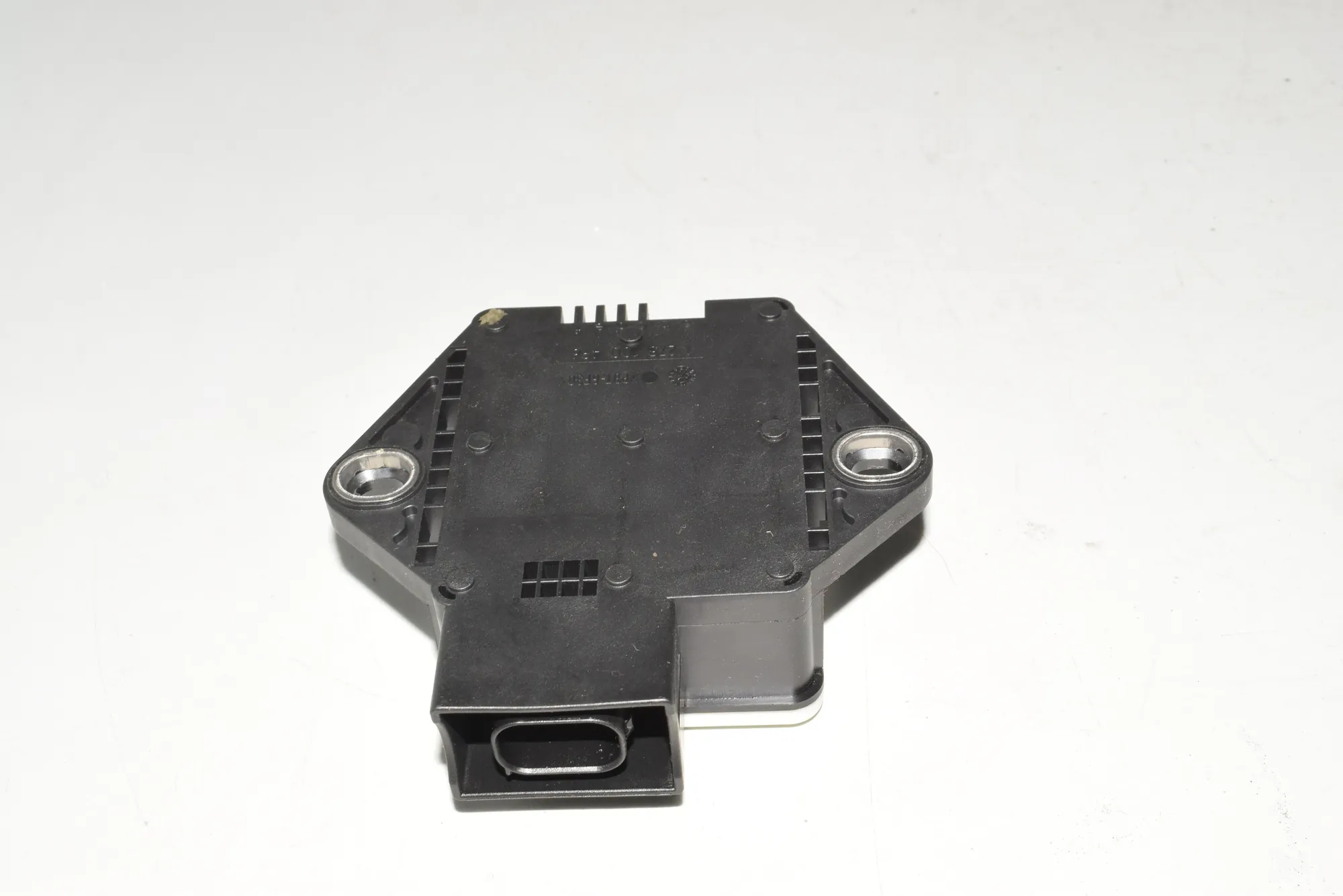 Acceleration Sensor – OEM 0265005681 · BMW 5 (E60) 520 d 2007 – 2