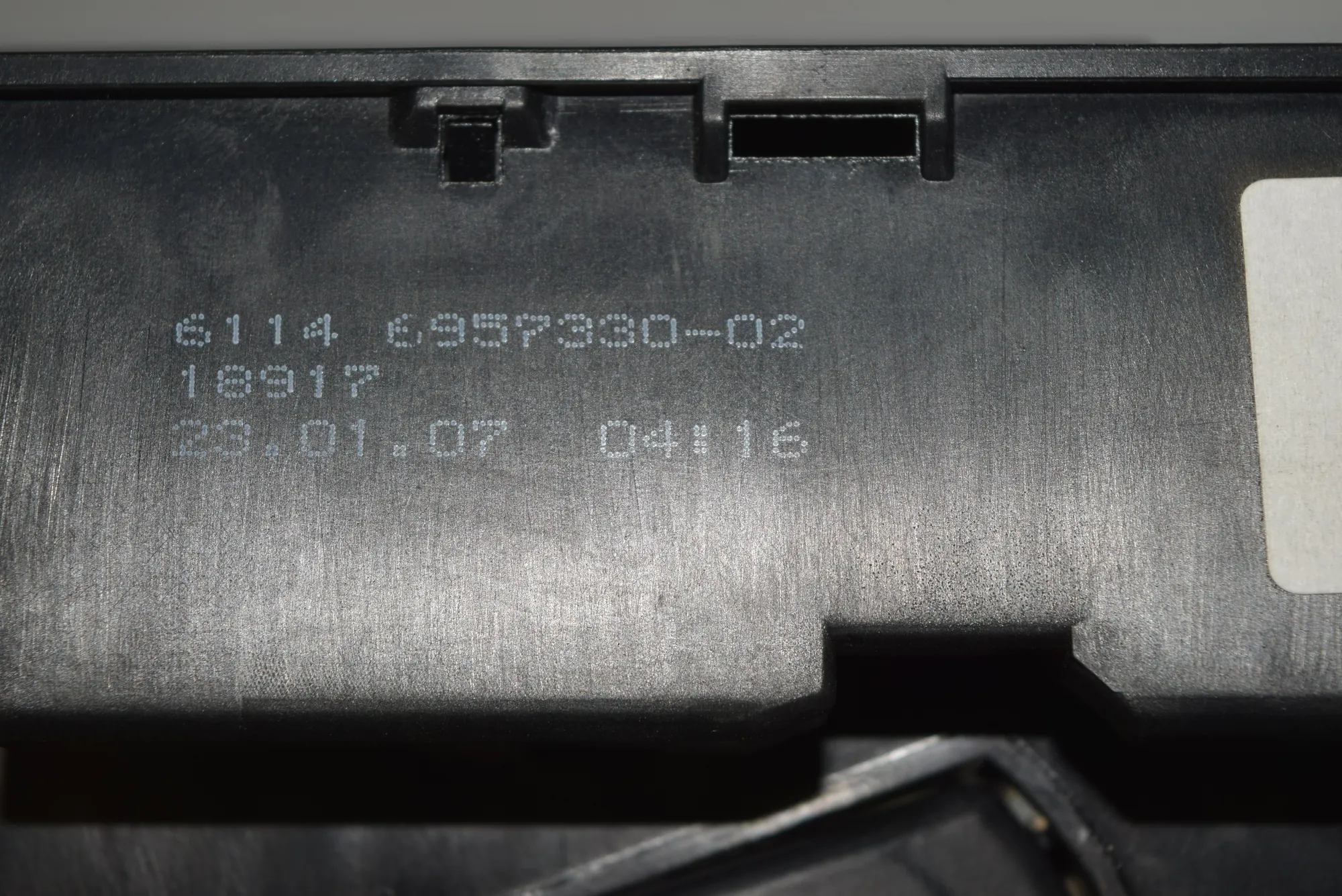 Fuse Box – OEM 6957330 · BMW 5 (E60) 520 d 2007 – 5