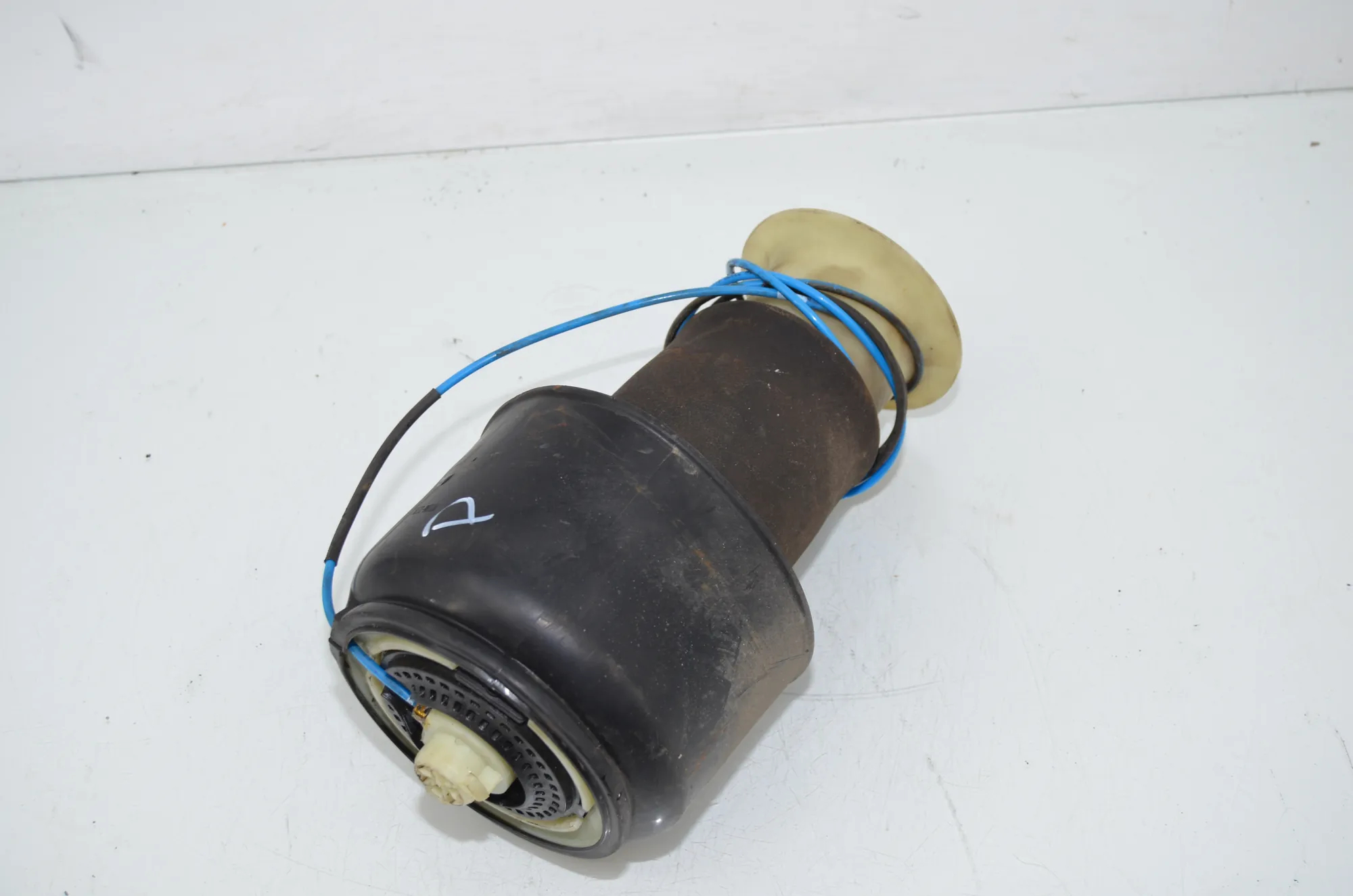 Rear Right Air Suspension Spring Bag – OEM 6784379 · BMW 5 Touring (F11) 530 d xDrive 2011 – 2