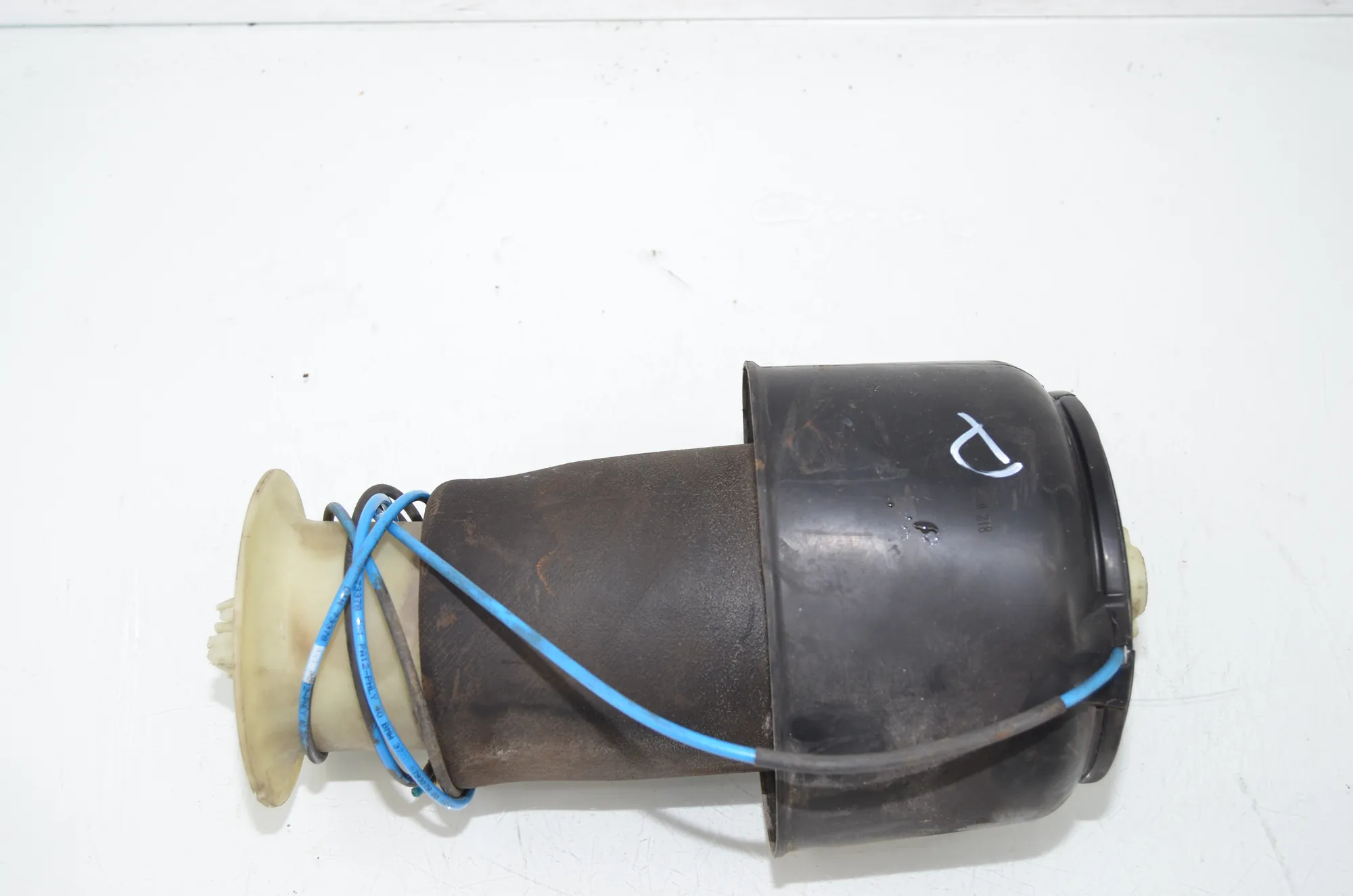 Rear Right Air Suspension Spring Bag – OEM 6784379 · BMW 5 Touring (F11) 530 d xDrive 2011
