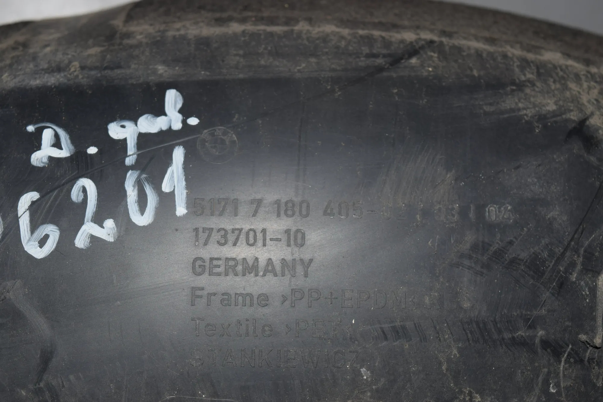 Rear Left Arch Liner – OEM 7180405 · BMW 5 (E60) 520 d 2007 – 3