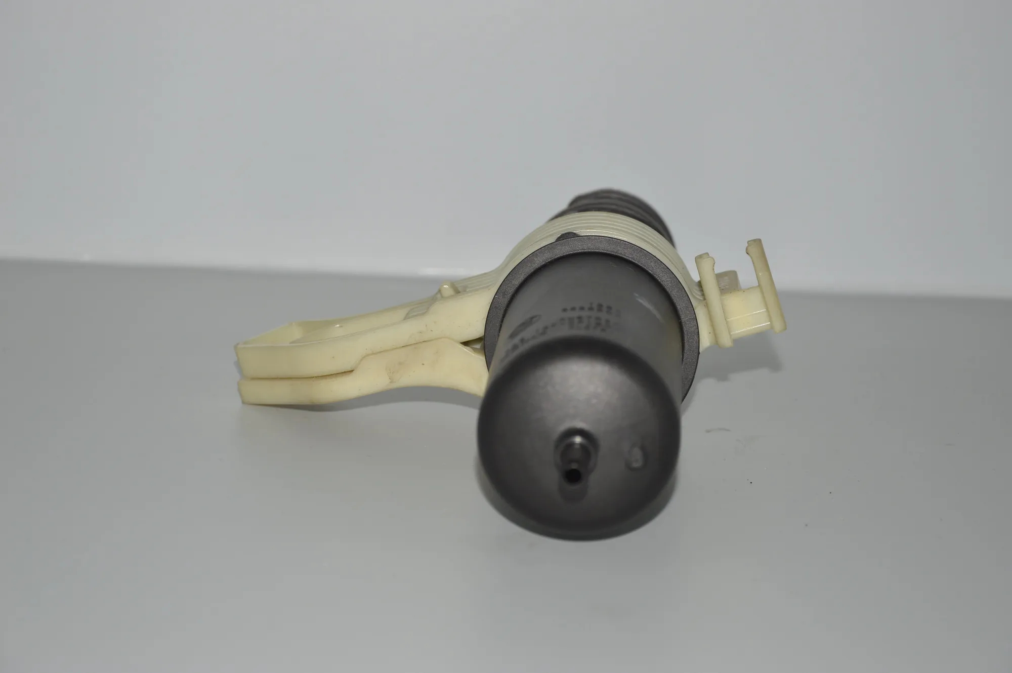 Fuel Filter Housing – OEM 8582008 · BMW 7 (G11, G12) BMW 7 (G11, G12) 730 d, Ld xDrive 2016