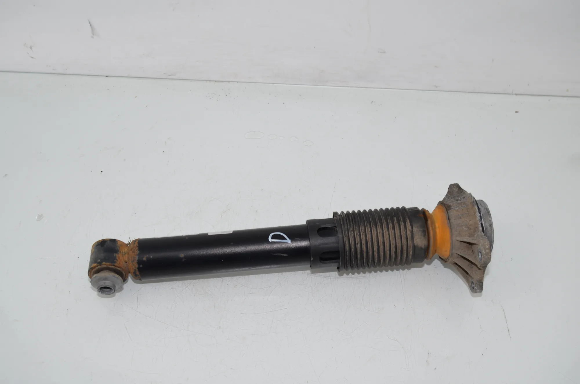 Rear Right Shock Absorber – OEM 6797772 · BMW 5 Touring (F11) 530 d xDrive 2011 – 2