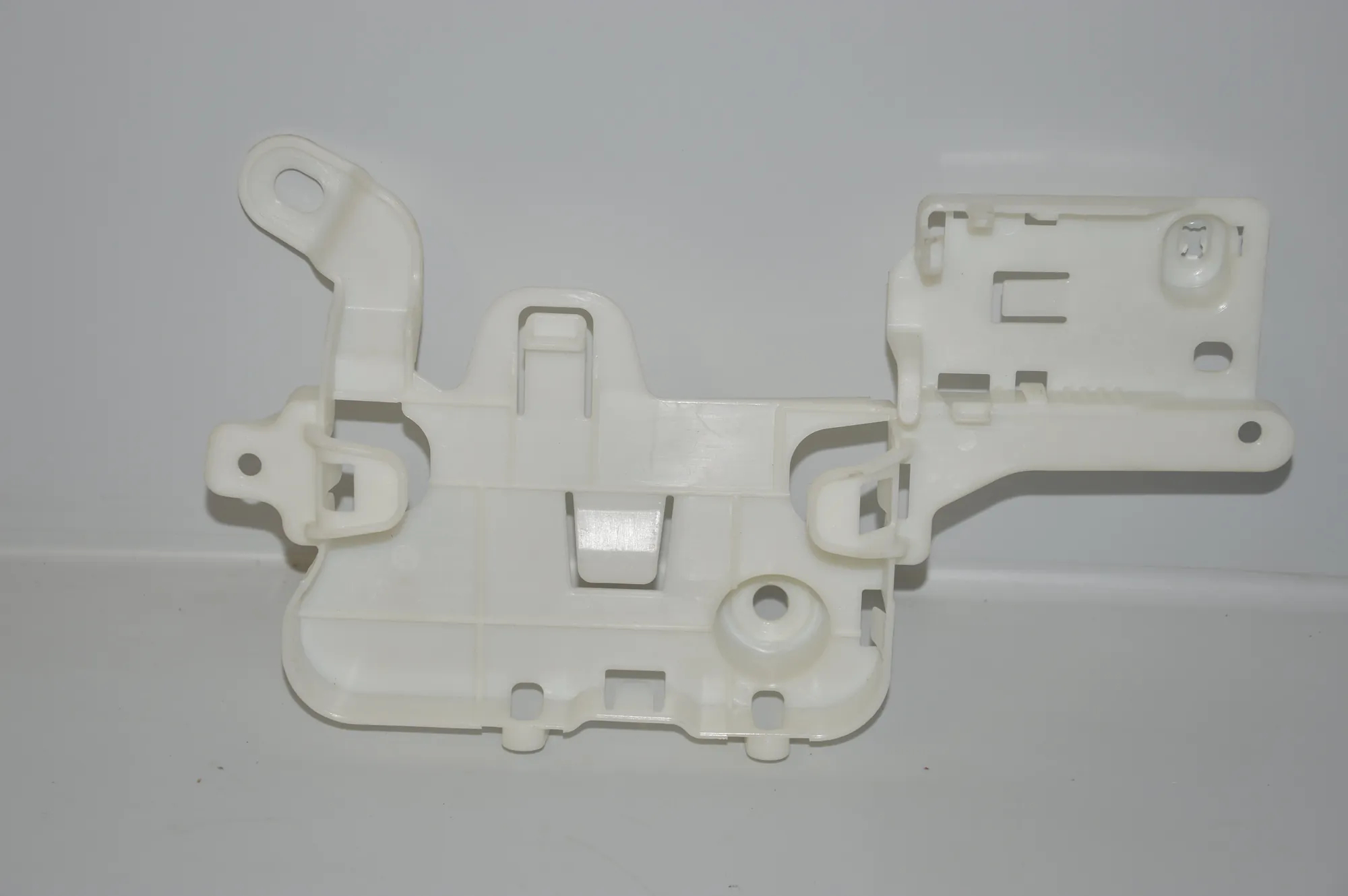 Other Engine Compartment Parts – OEM 9331171 · BMW 7 (G11, G12) BMW 7 (G11, G12) 740 d, Ld xDrive 2015