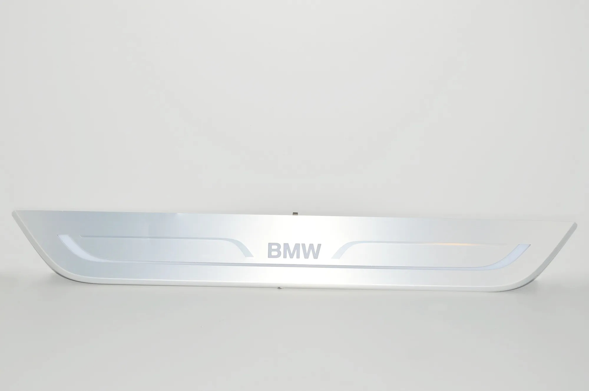 Door Sill Trim Kit – OEM 9299457 · BMW 7 (G11, G12) BMW 7 (G11, G12) 740 i, Li 2016